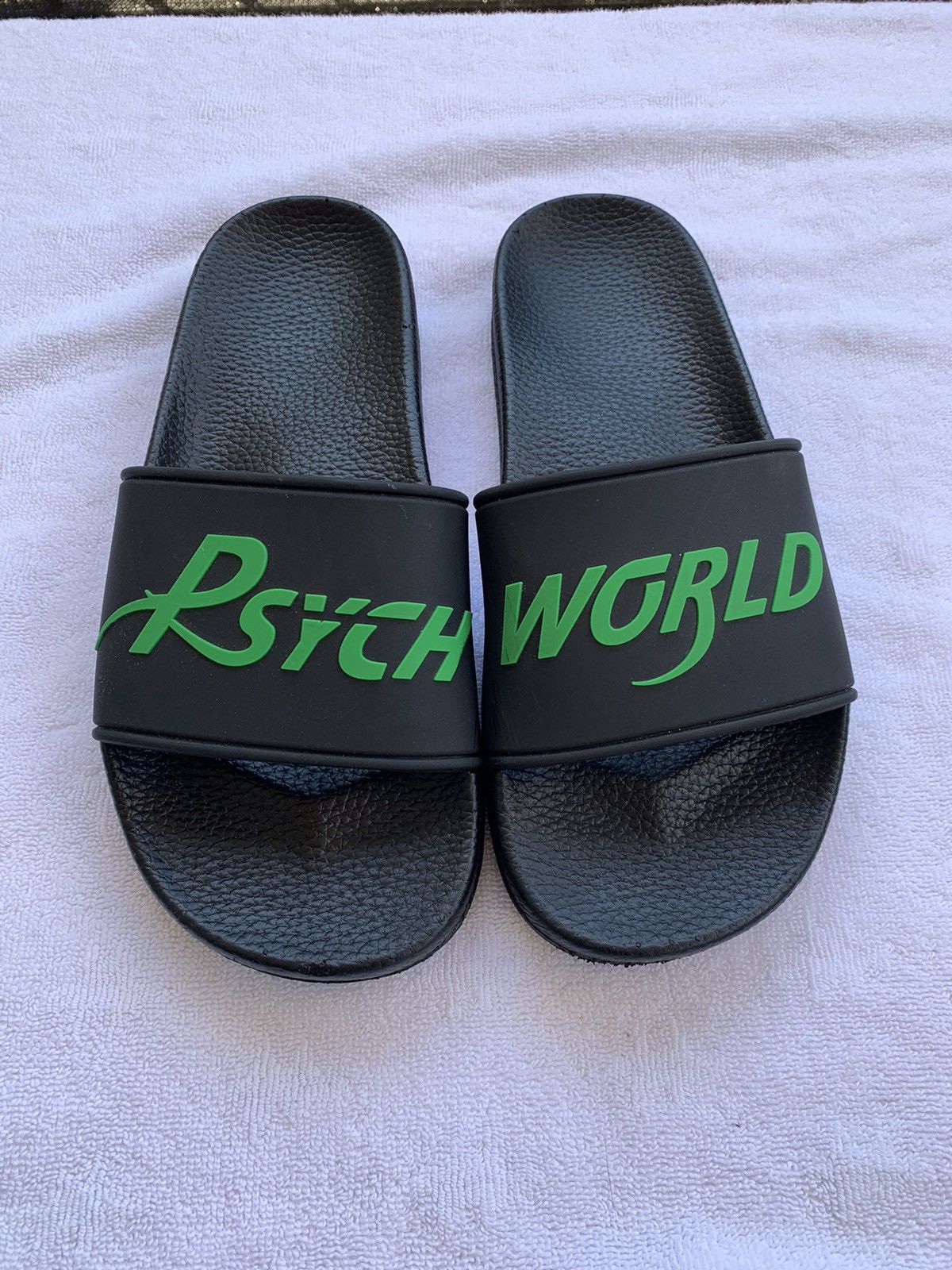 Psychworld Psychworld Logo Slides Size 8 Size US 8 / EU 41 - 2 Thumbnail