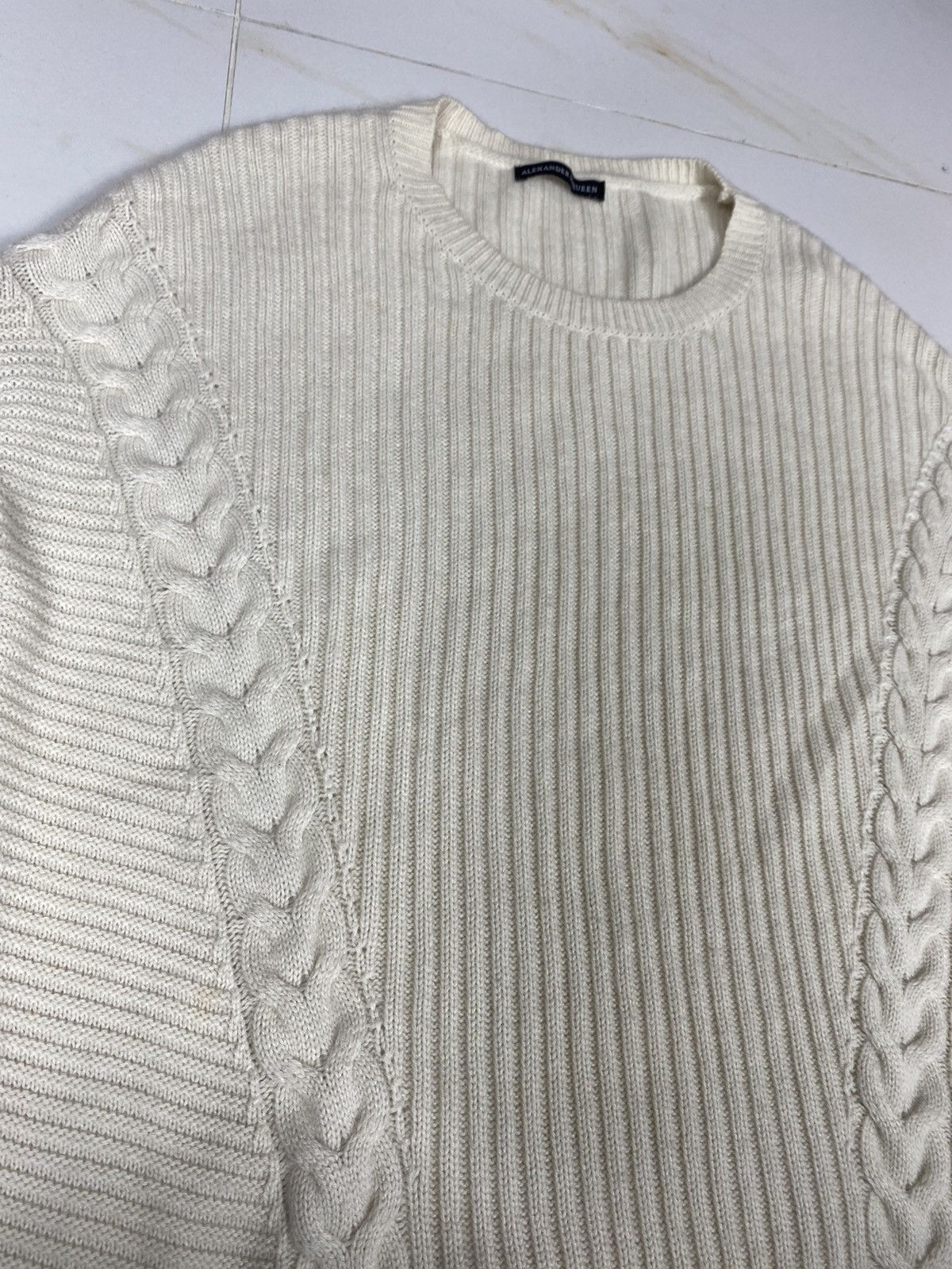 Alexander McQueen Alexander Mcqueen Cashmere cable knit Size US S / EU 44-46 / 1 - 7 Thumbnail