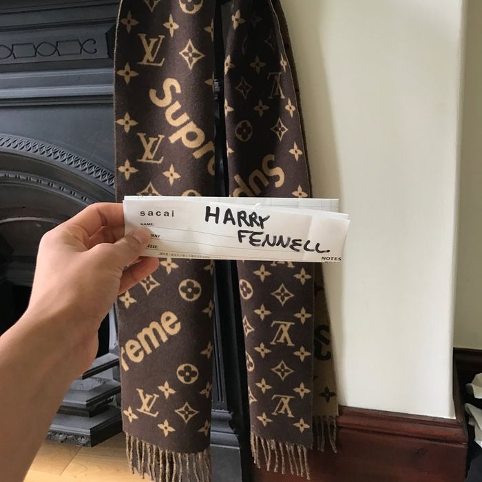 Supreme Leaks News on X: Supreme x Louis Vuitton monogram scarf 🕺 -  @maxencejanvrin 📸 - @75streetstyle  / X