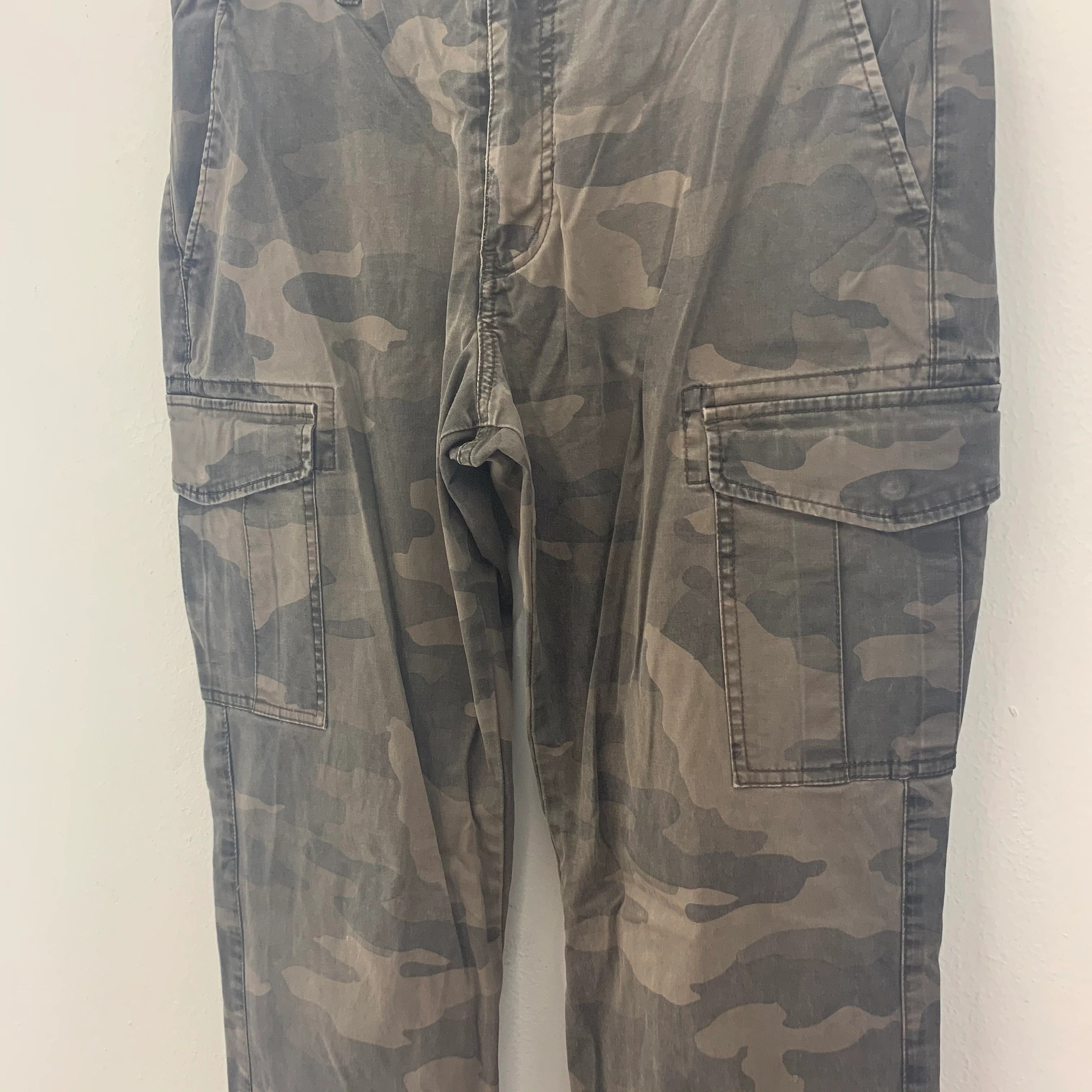 Japanese Brand × Uniqlo Uniqlo Cargo Pants Camo Design, Tactical Pants size 32 Size US 32 / EU 48 - 4 Thumbnail