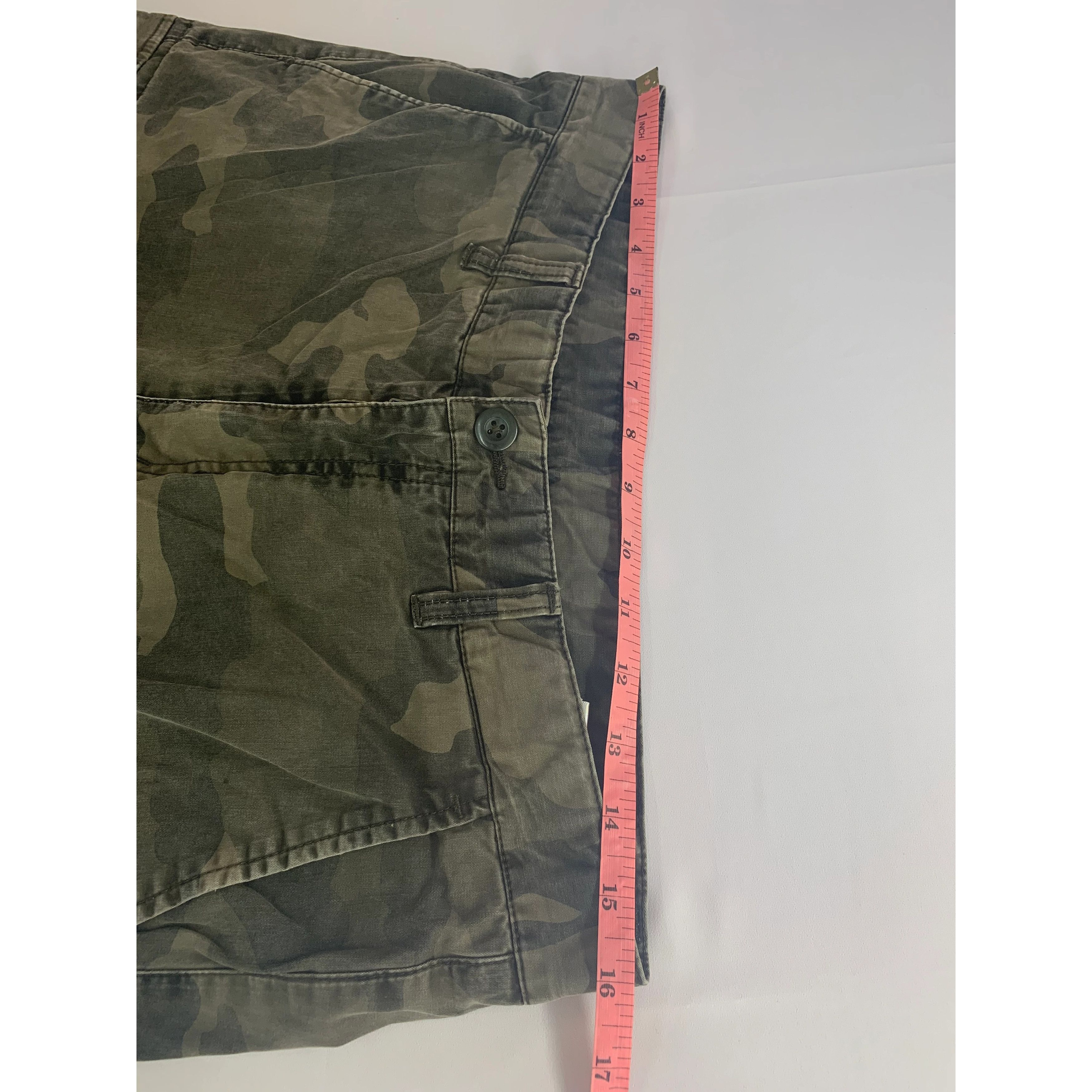 Japanese Brand × Uniqlo Uniqlo Cargo Pants Camo Design, Tactical Pants size 32 Size US 32 / EU 48 - 16 Thumbnail