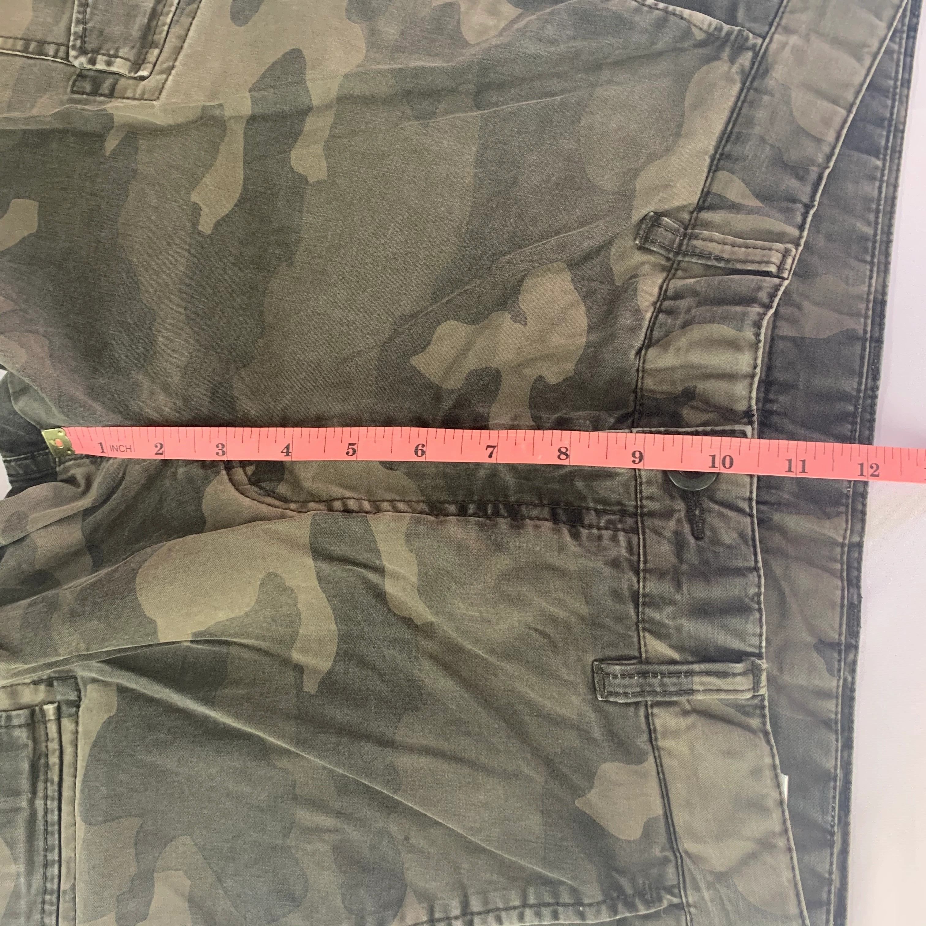 Japanese Brand × Uniqlo Uniqlo Cargo Pants Camo Design, Tactical Pants size 32 Size US 32 / EU 48 - 15 Thumbnail