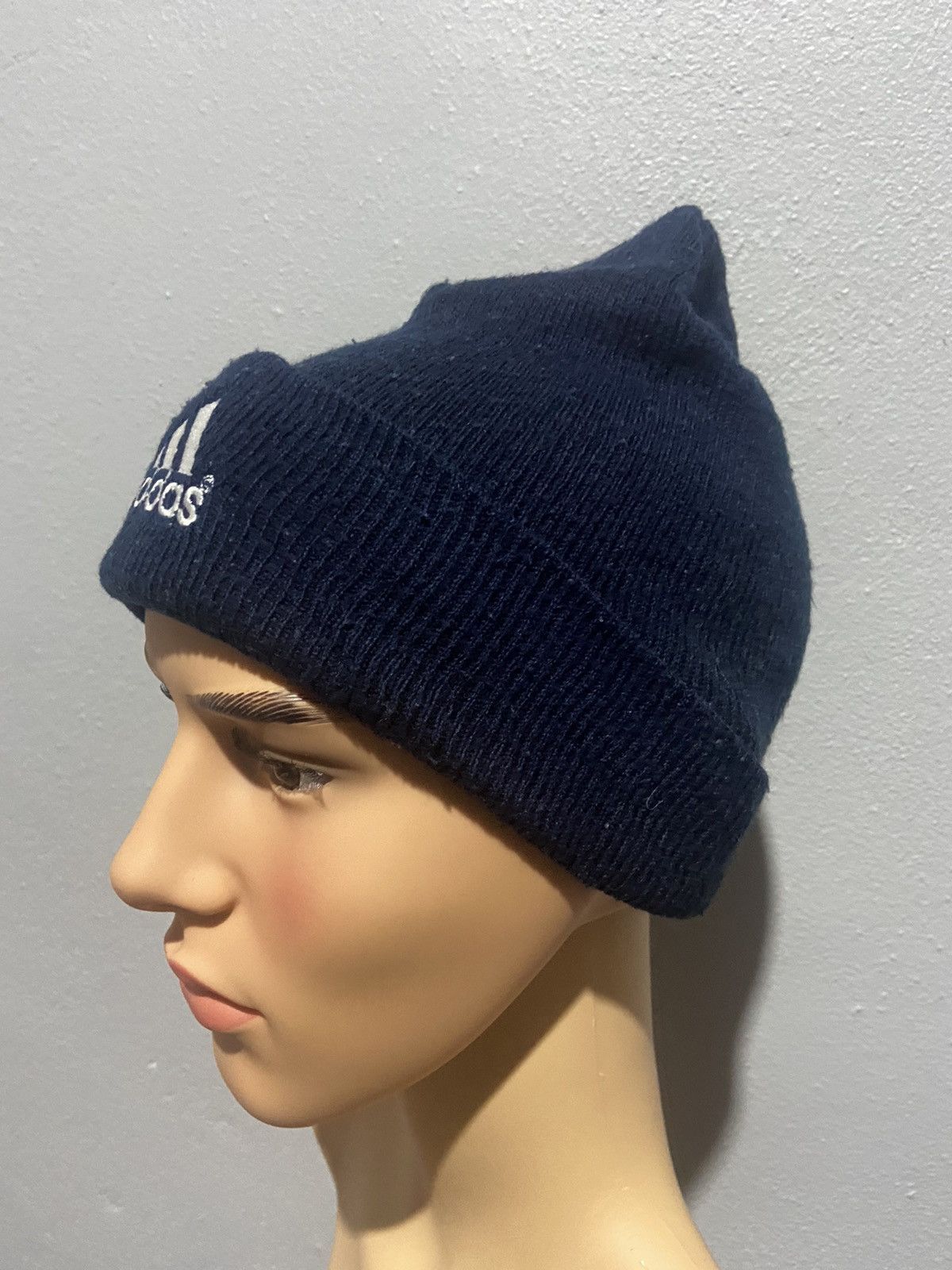 🔥SALE🔥VINTAGE ADIDAS KNITTED BEANIE