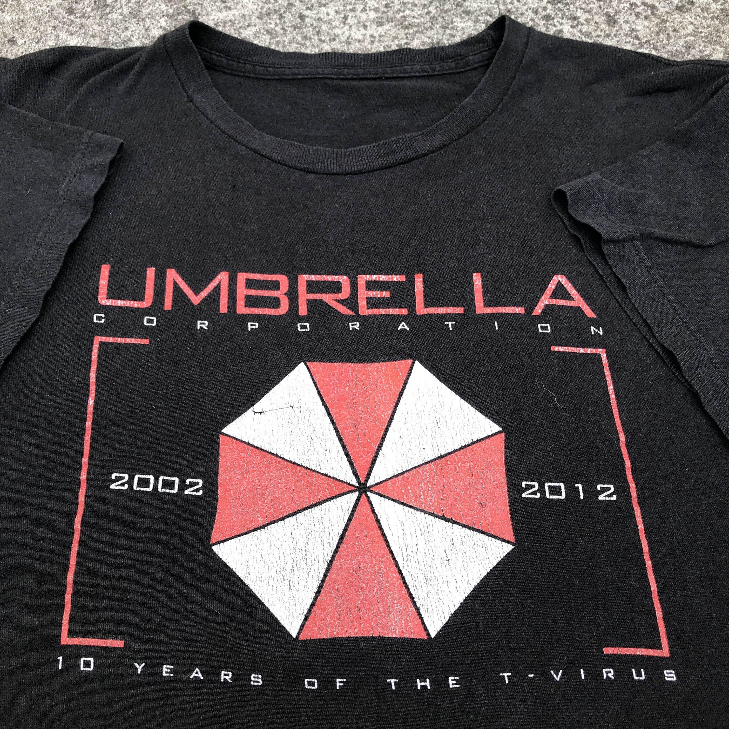 The Game Vintage Y2K Resident evil Umbrella Tee PlayStation Size US L / EU 52-54 / 3 - 1 Thumbnail