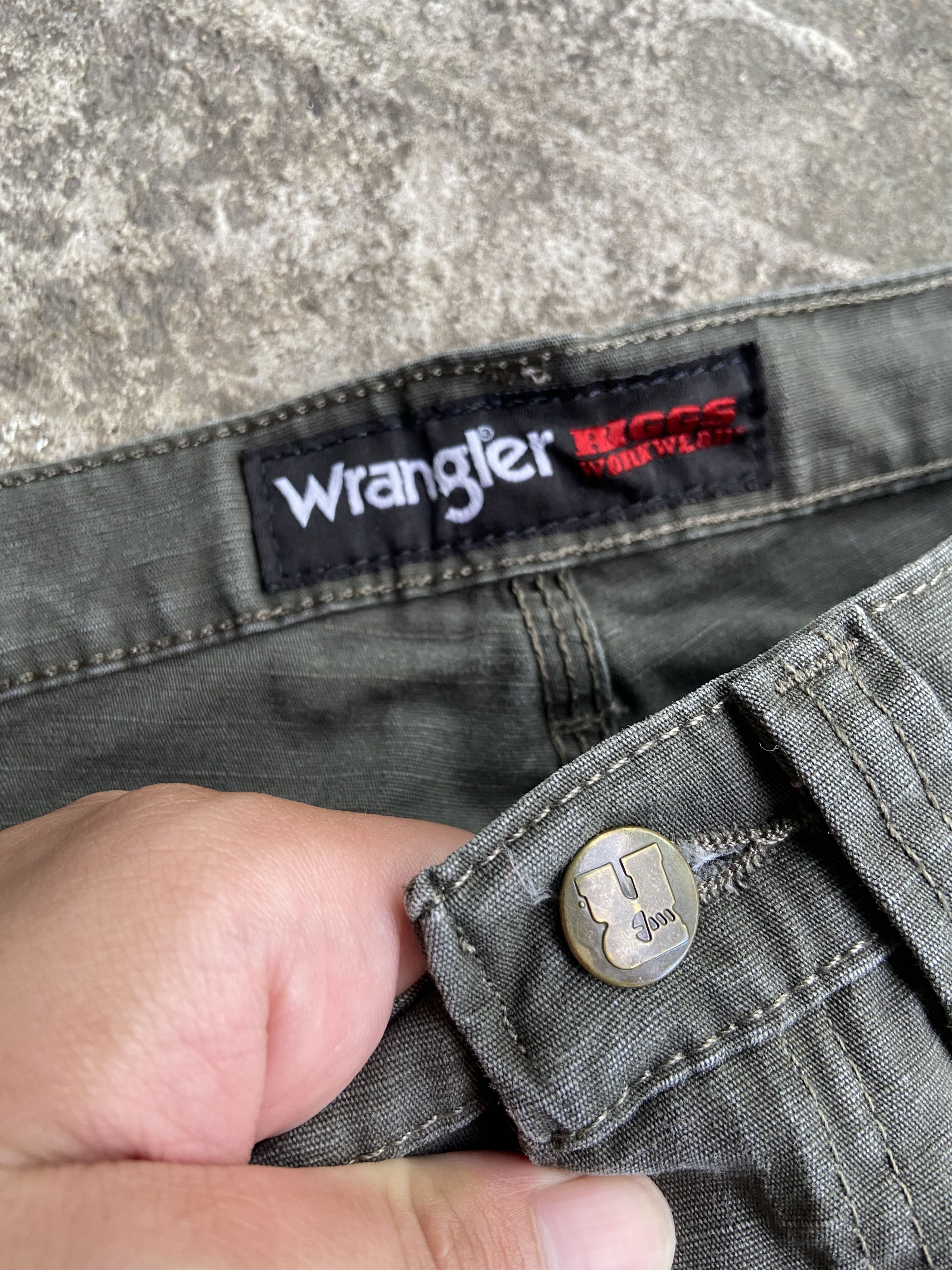 Wrangler VINTAGE GREEN RIGGS WORKWEAR CARGO Pants Size US 30 / EU 46 - 15 Thumbnail