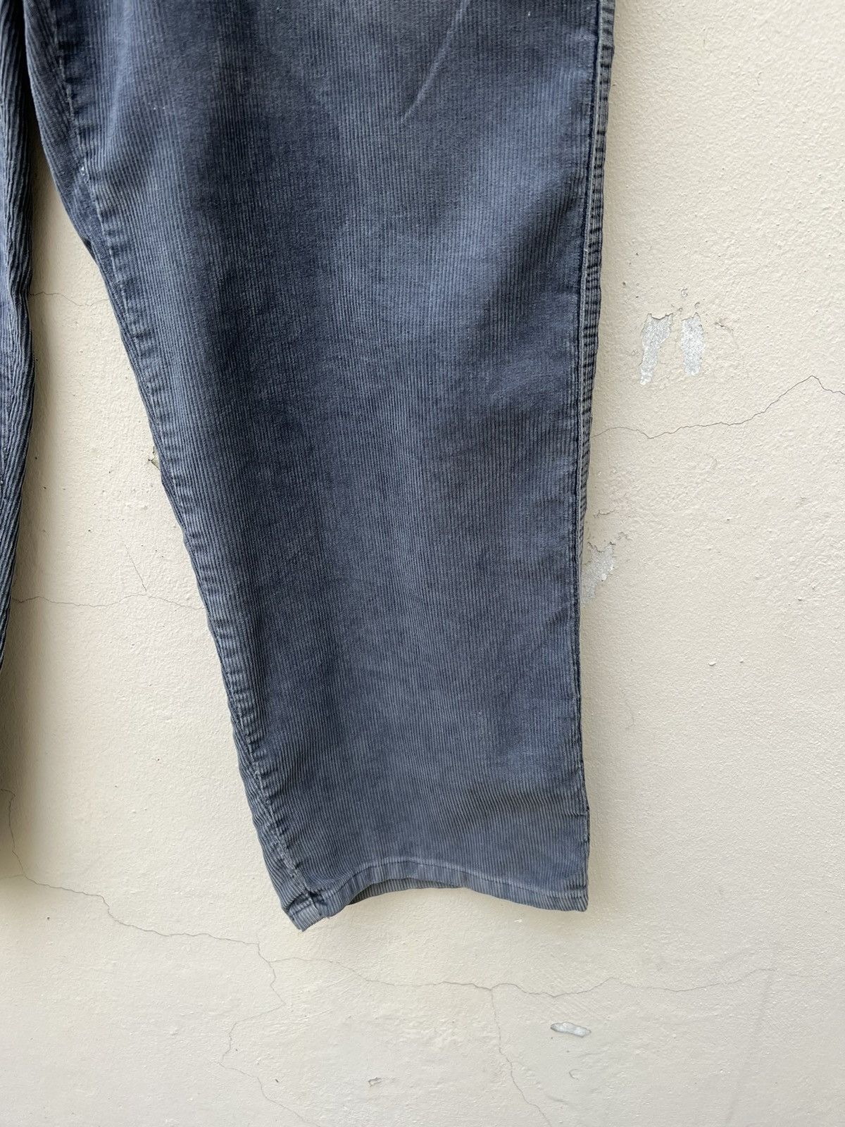 Levi's × Vintage Vintage 2001 Levi’s Silvertab Sun Faded Corduroy Work Pant Size US 33 - 13 Thumbnail
