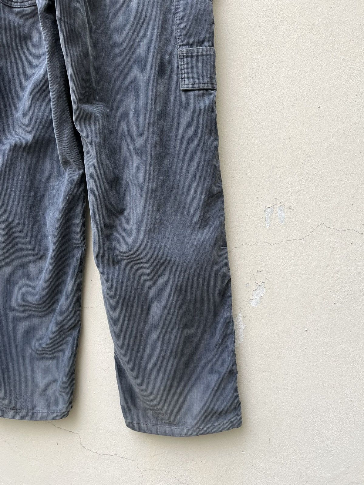Levi's × Vintage Vintage 2001 Levi’s Silvertab Sun Faded Corduroy Work Pant Size US 33 - 19 Thumbnail