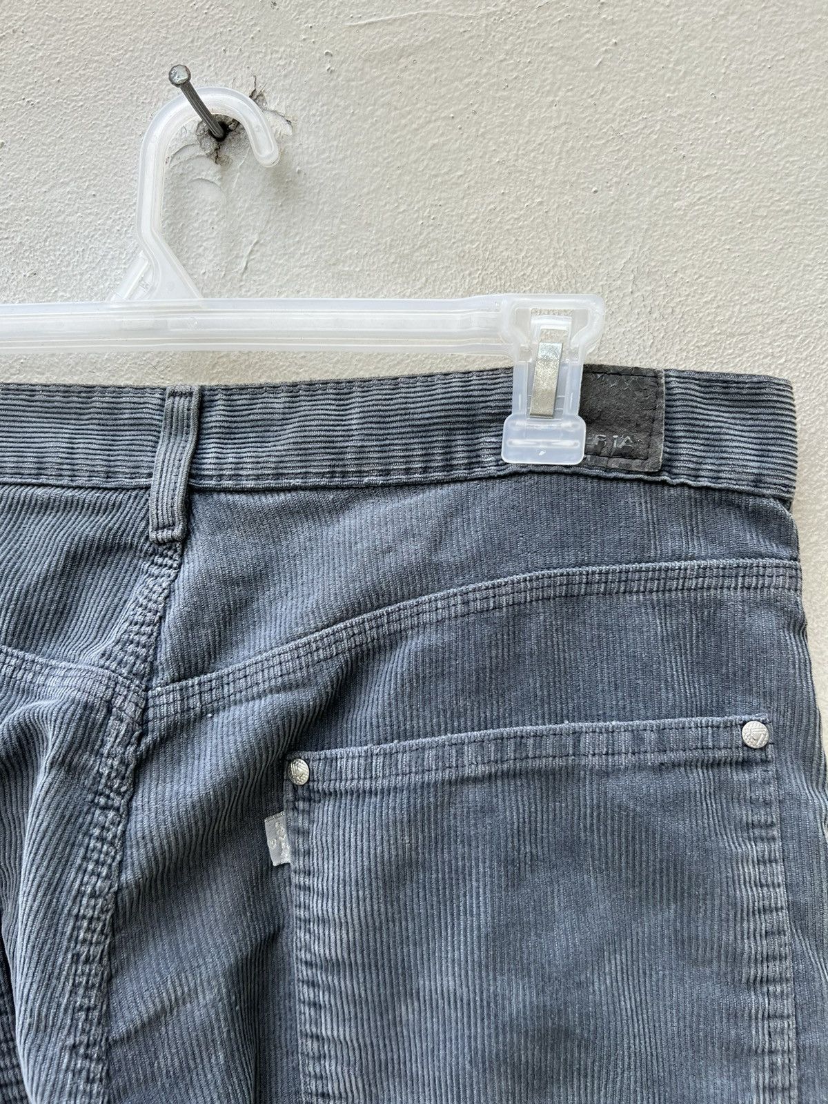 Levi's × Vintage Vintage 2001 Levi’s Silvertab Sun Faded Corduroy Work Pant Size US 33 - 18 Thumbnail