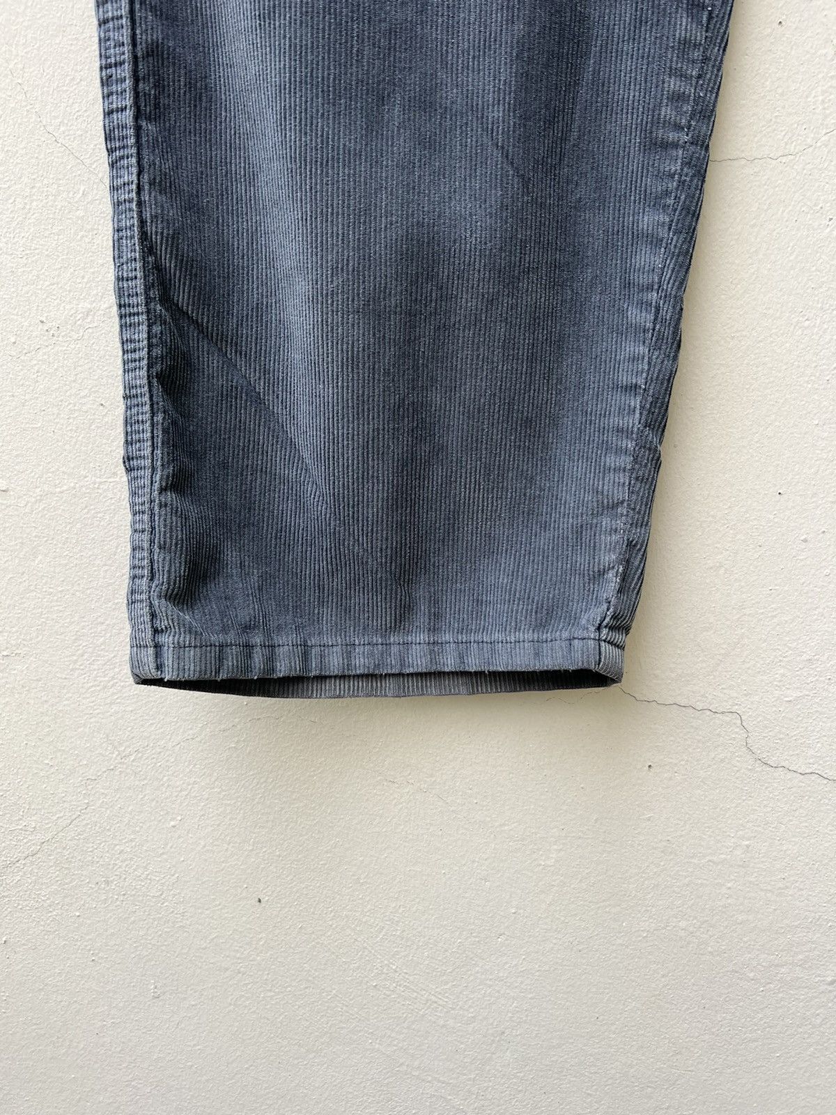 Levi's × Vintage Vintage 2001 Levi’s Silvertab Sun Faded Corduroy Work Pant Size US 33 - 11 Thumbnail
