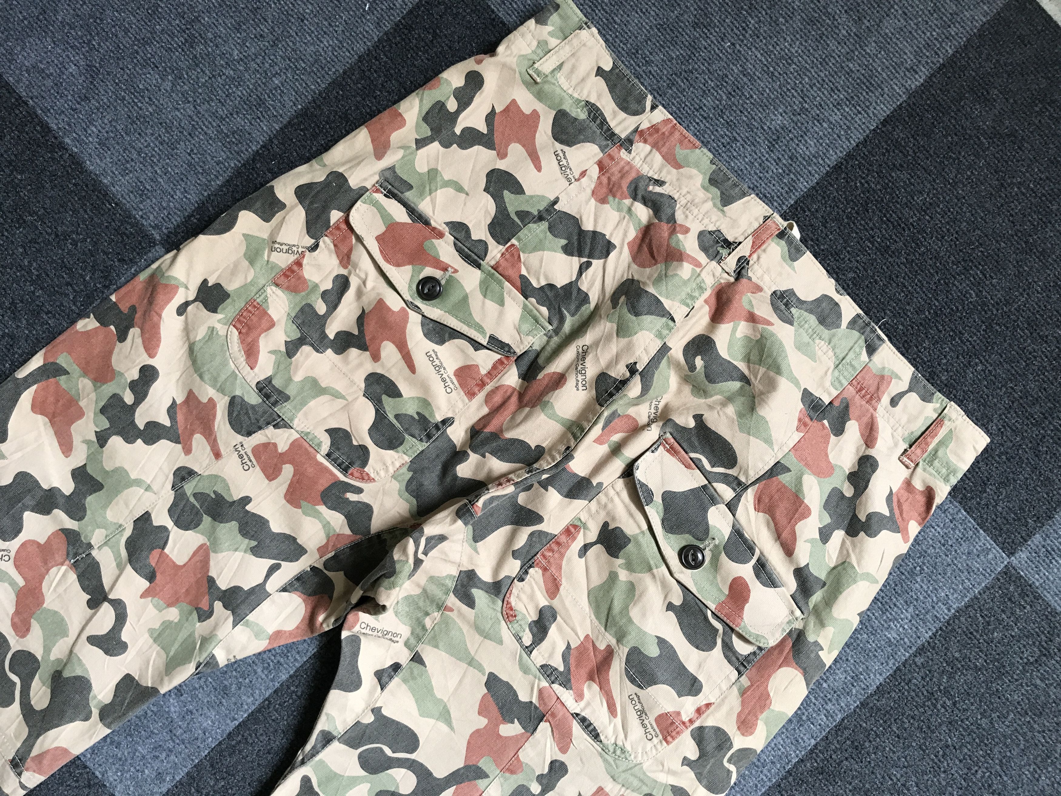 Chevignon CP155 CHEVIGNON Japan Dropped Crotch Custom Camo Cargo Pant Size US 34 / EU 50 - 9 Thumbnail