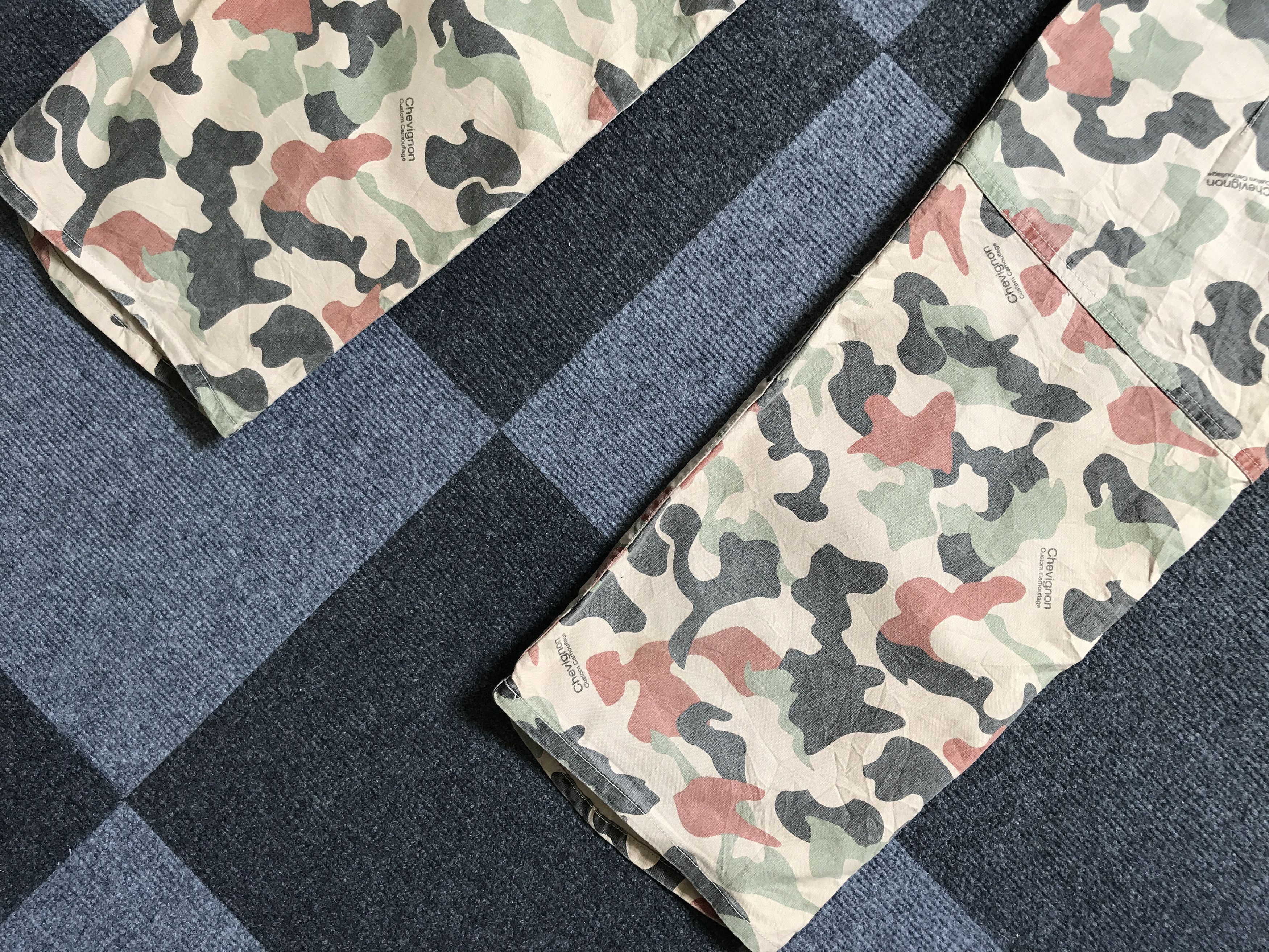 Chevignon CP155 CHEVIGNON Japan Dropped Crotch Custom Camo Cargo Pant Size US 34 / EU 50 - 11 Thumbnail
