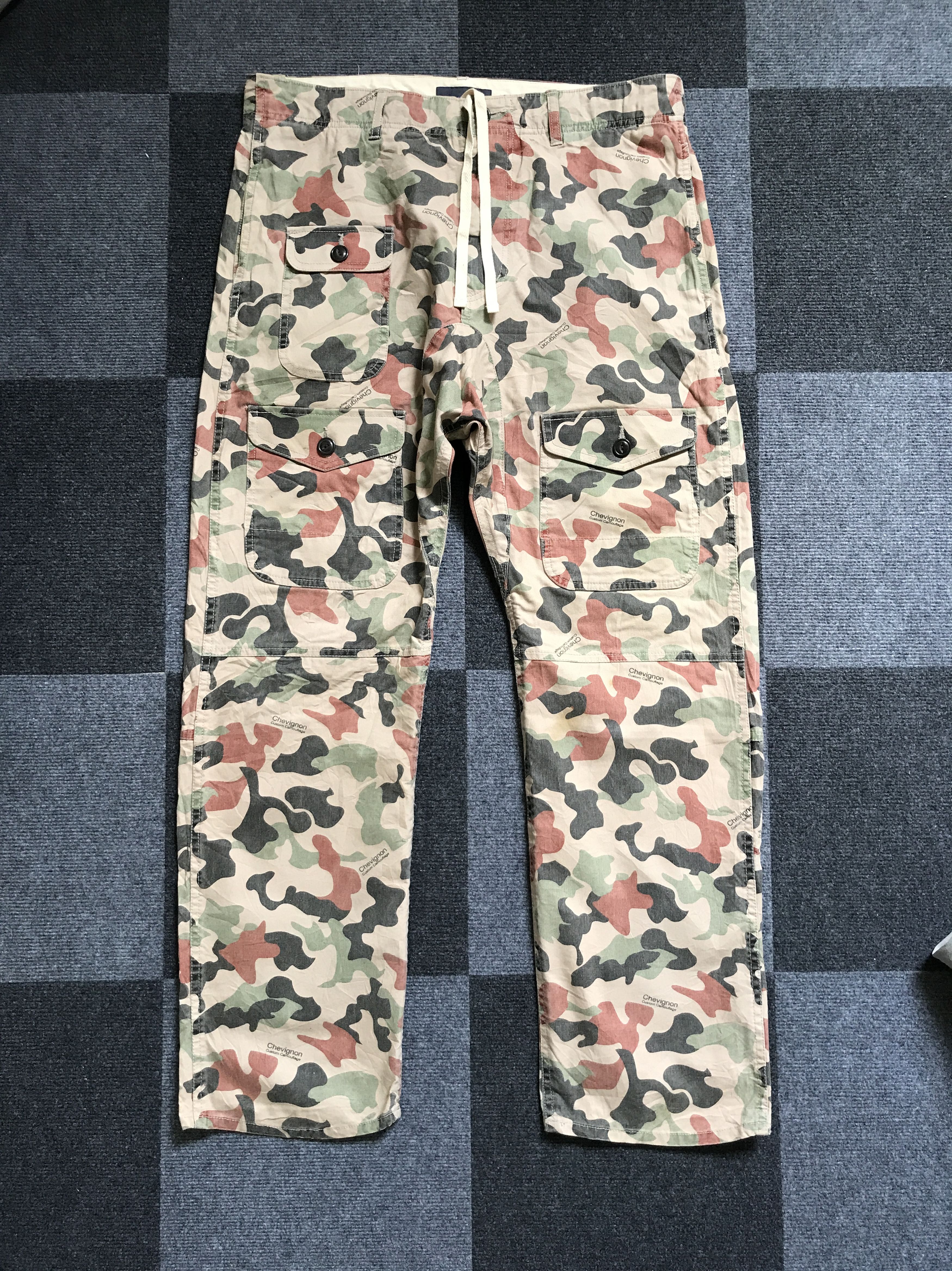 Chevignon CP155 CHEVIGNON Japan Dropped Crotch Custom Camo Cargo Pant Size US 34 / EU 50 - 1 Thumbnail