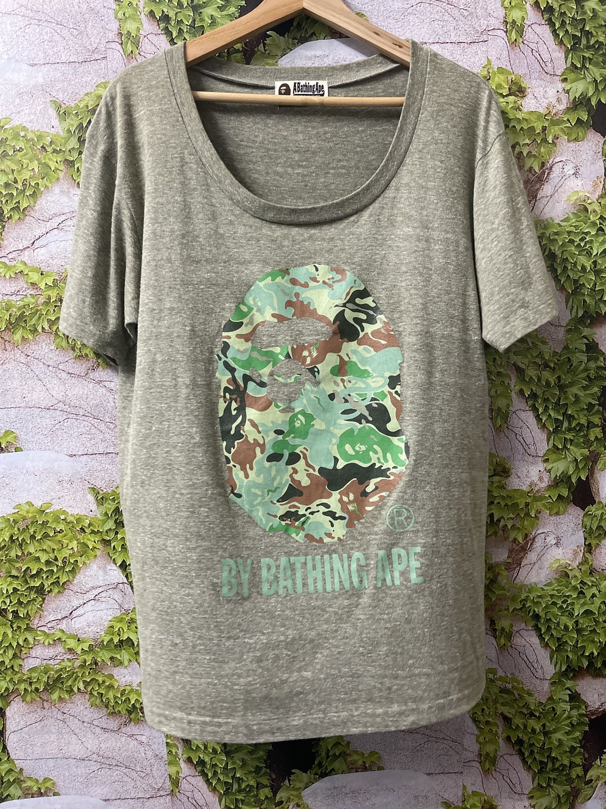 Bape VINTAGE WOMEN A BATHING APE CAMO BIG LOGO VERY RARE Size M / US 6-8 / IT 42-44 - 1 Thumbnail