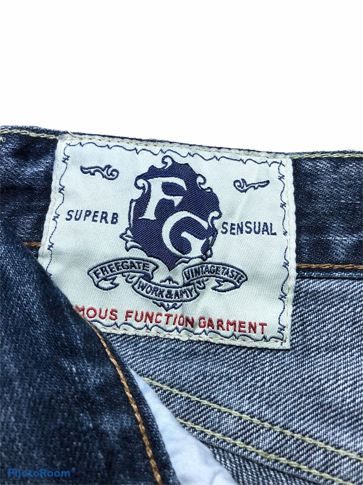 Hypebeast WIDE LEG FREE GATE WASHED BLUE DISTRESSED DENIM Size US 30 / EU 46 - 6 Thumbnail