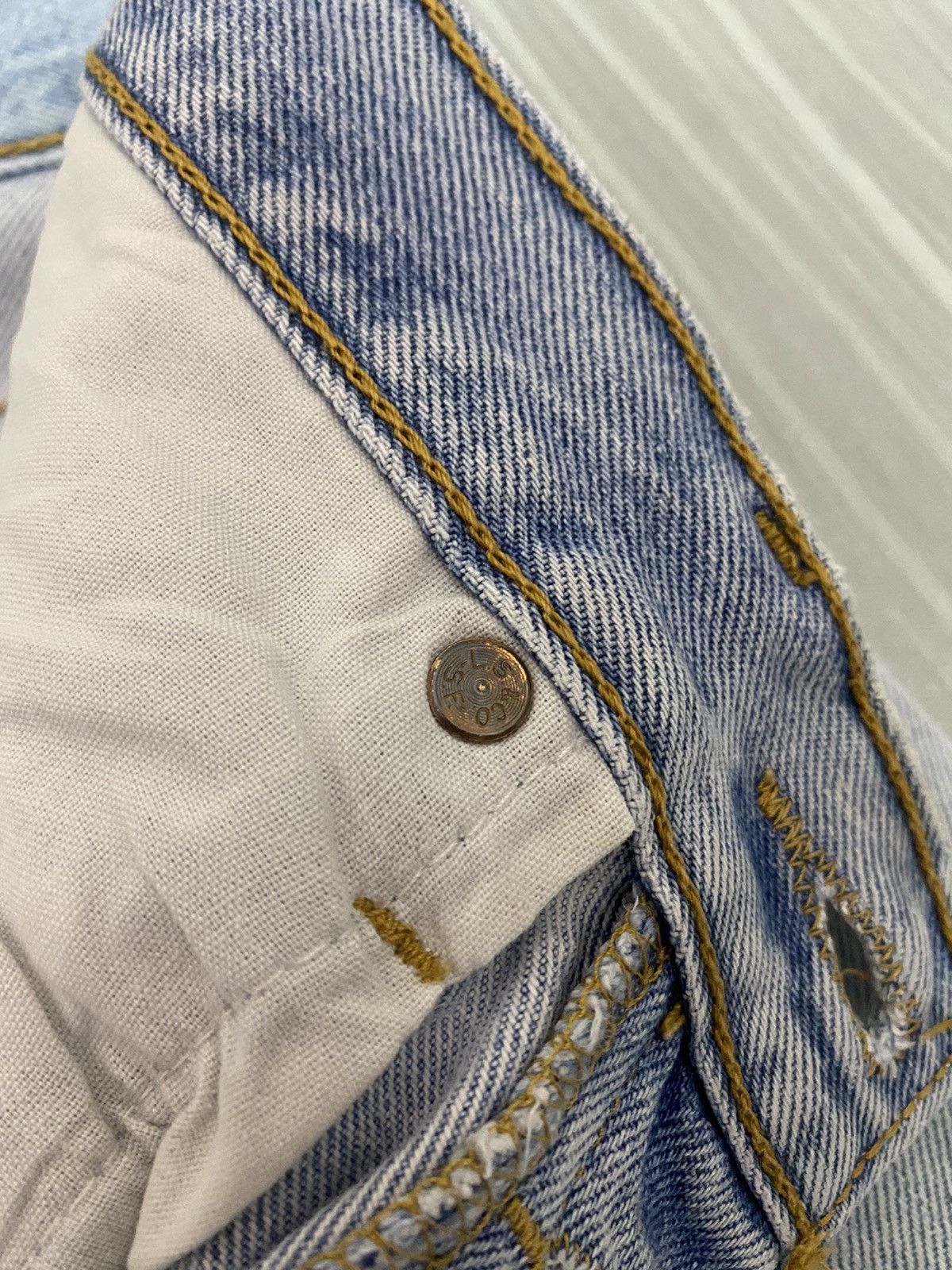 Kapital VINTAGE LEVI’S 80s 501 XX DIRTY DENIM JEANS Size US 31 - 14 Thumbnail