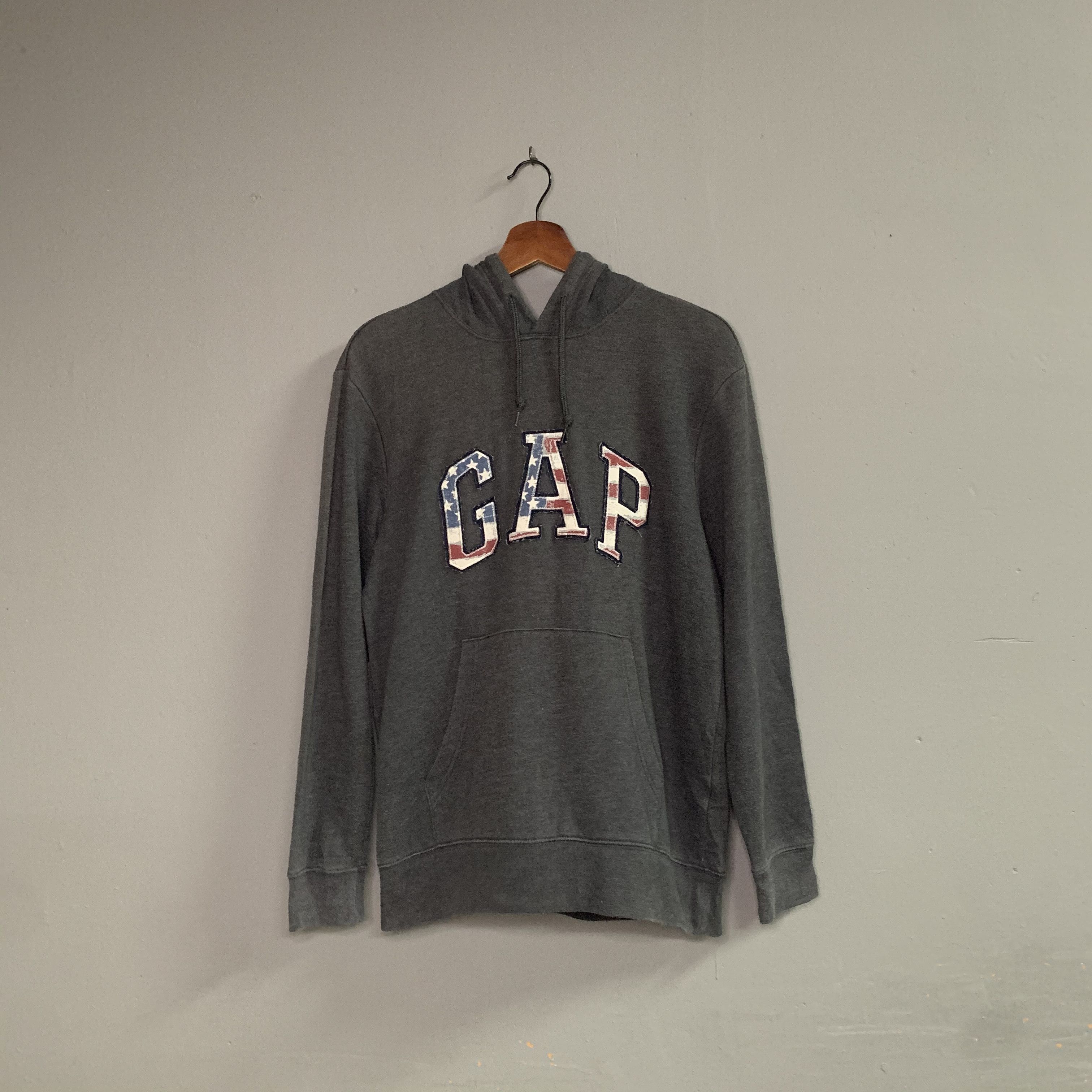Gap Gap Brand BigLogo American Flag Inside Spell Hooded Sweater Size US M / EU 48-50 / 2 - 1 Thumbnail