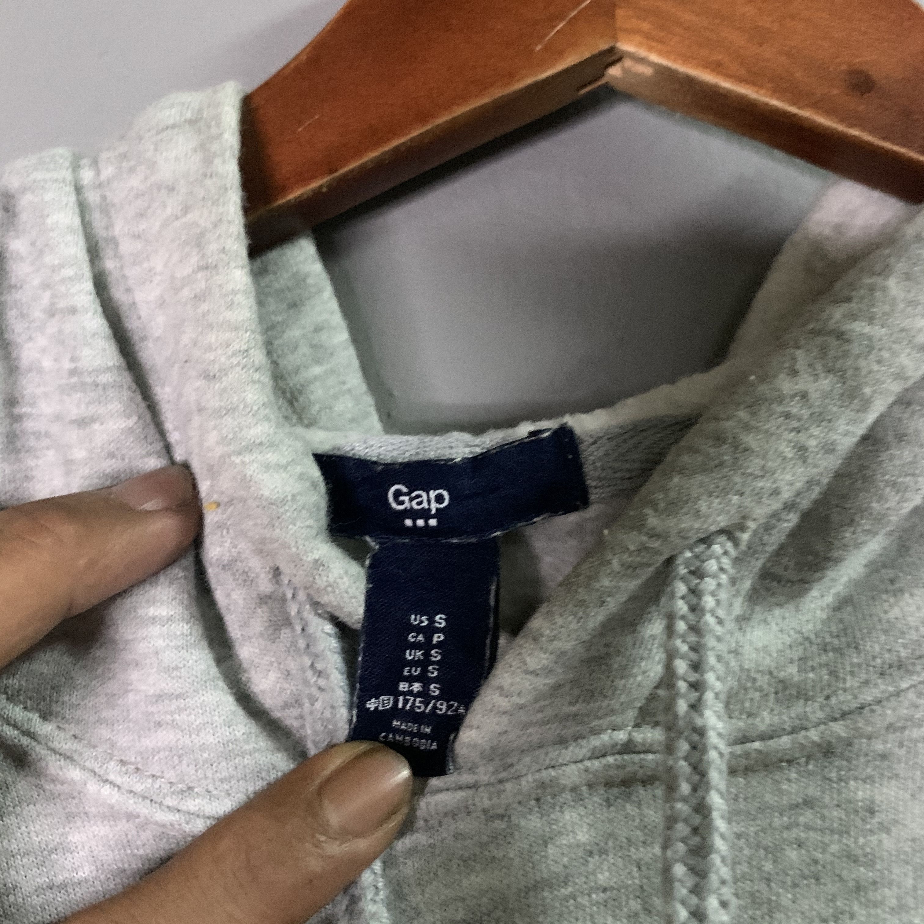 Gap × Vintage Vintage Gap Spell Out Streetwear Hooded Sweatshirt Sweater Size US M / EU 48-50 / 2 - 5 Thumbnail