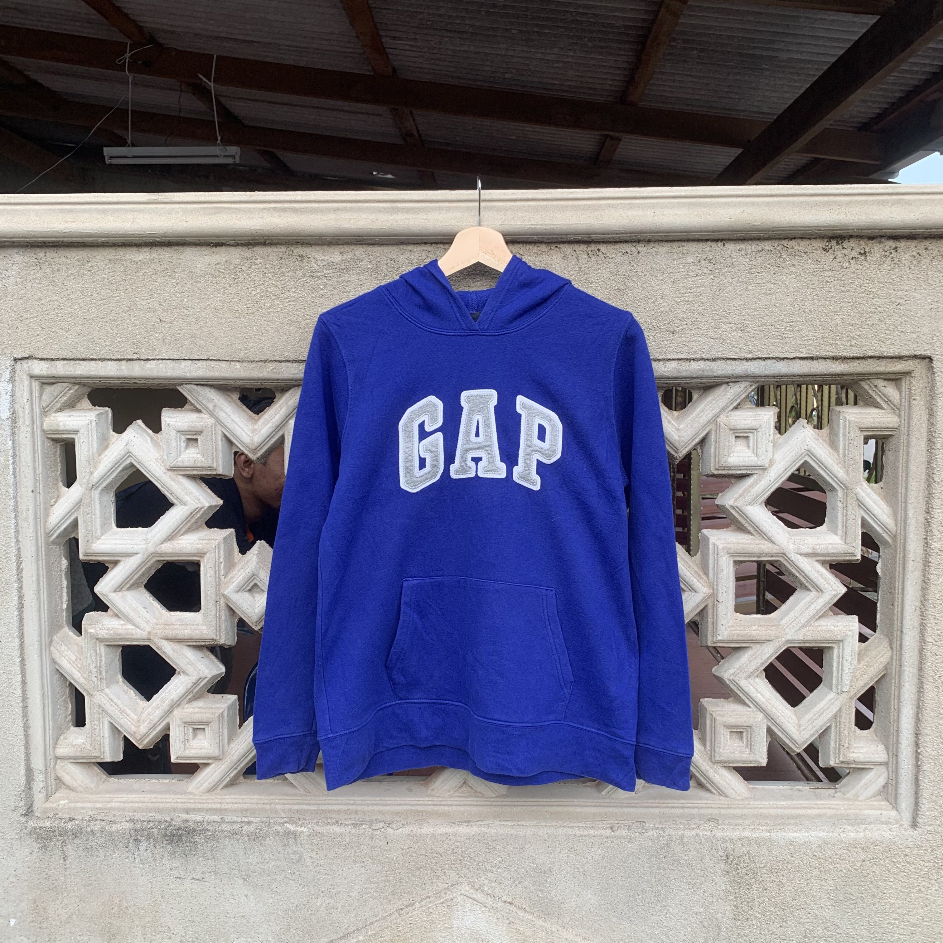 Gap Vintage Gap Spell Out Kanye Pullover Hooded Sweatshirts Size US L / EU 52-54 / 3 - 1 Thumbnail