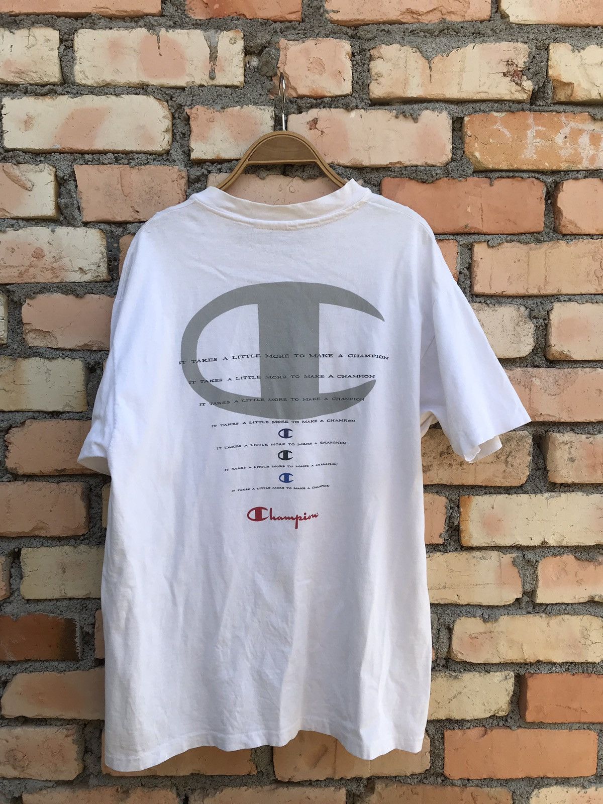 Champion Vintage champion big logo Size US L / EU 52-54 / 3 - 3 Thumbnail