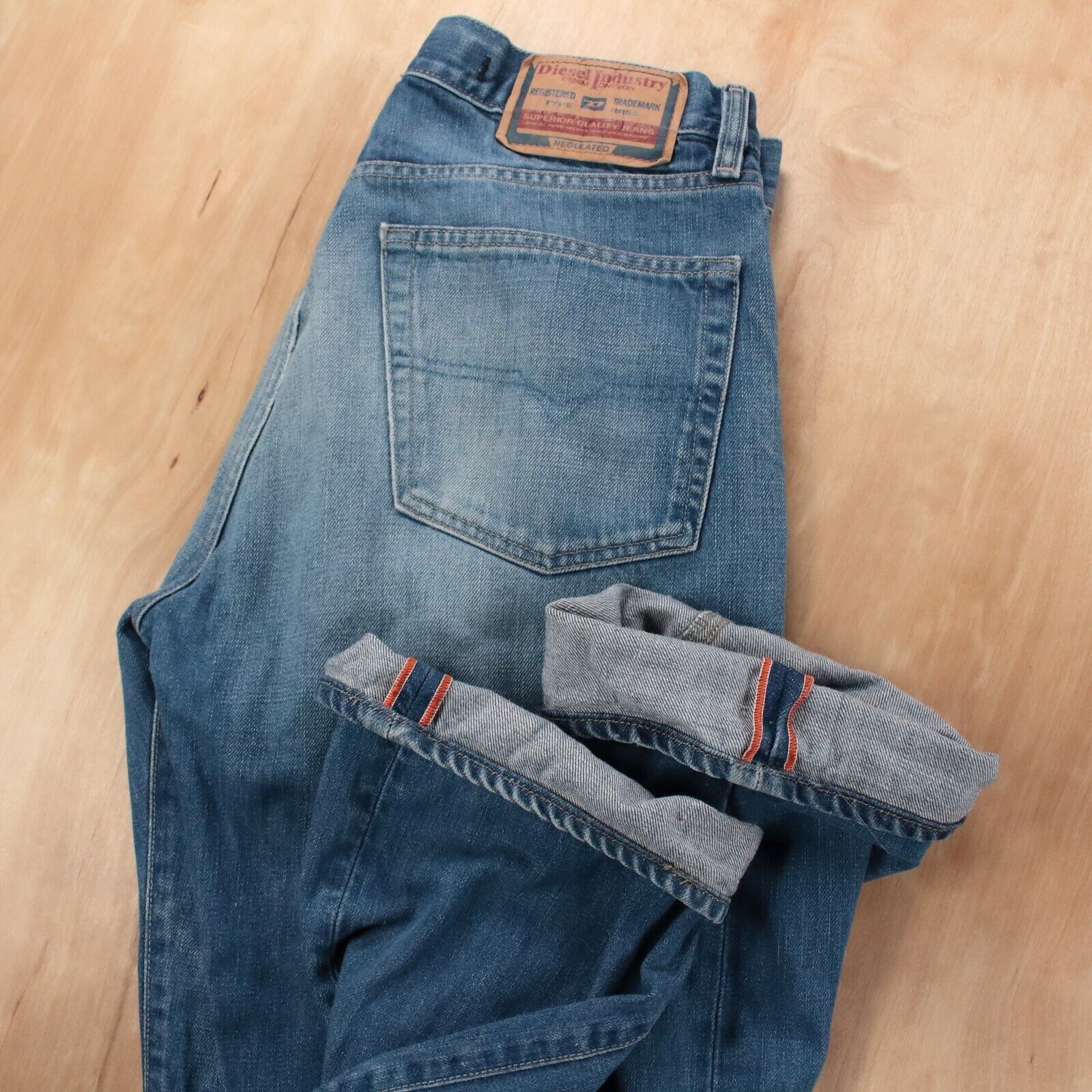 Diesel DIESEL mens straight leg selvege denim jeans 32x31 medium wash ...