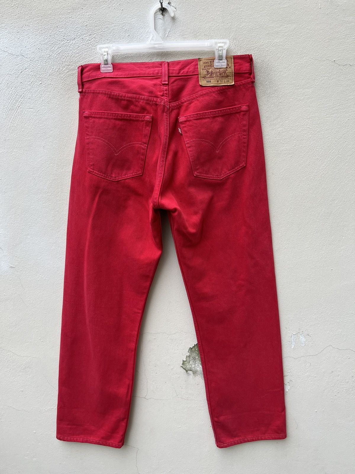 Vintage Vintage 1999 Levi’s 501 Fade Red Denim Jeans Size US 31 - 14 Thumbnail