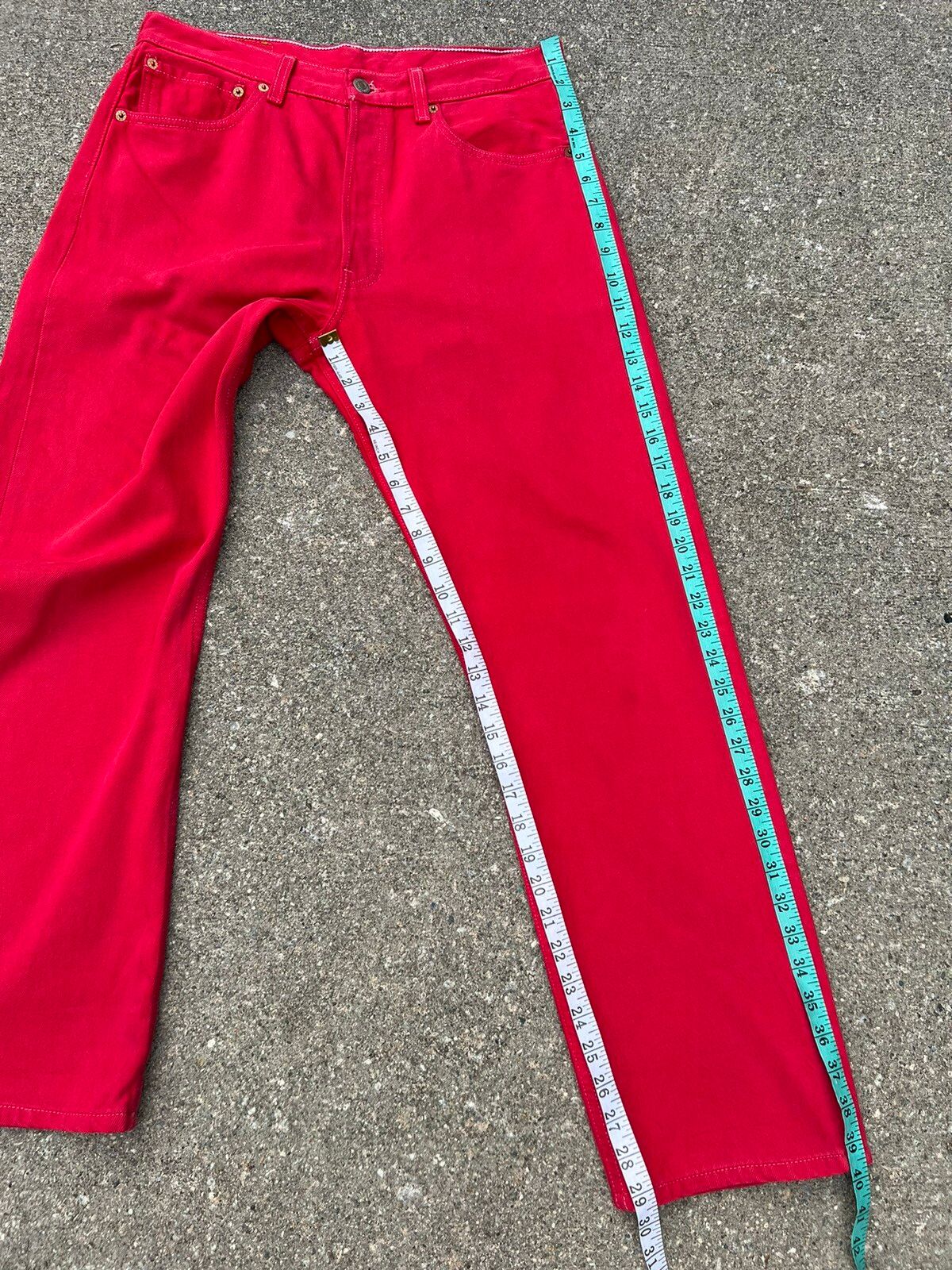 Vintage Vintage 1999 Levi’s 501 Fade Red Denim Jeans Size US 31 - 3 Thumbnail