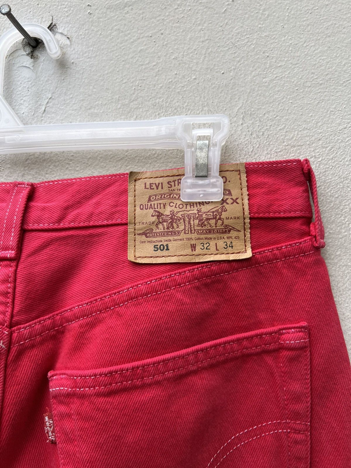 Vintage Vintage 1999 Levi’s 501 Fade Red Denim Jeans Size US 31 - 18 Thumbnail