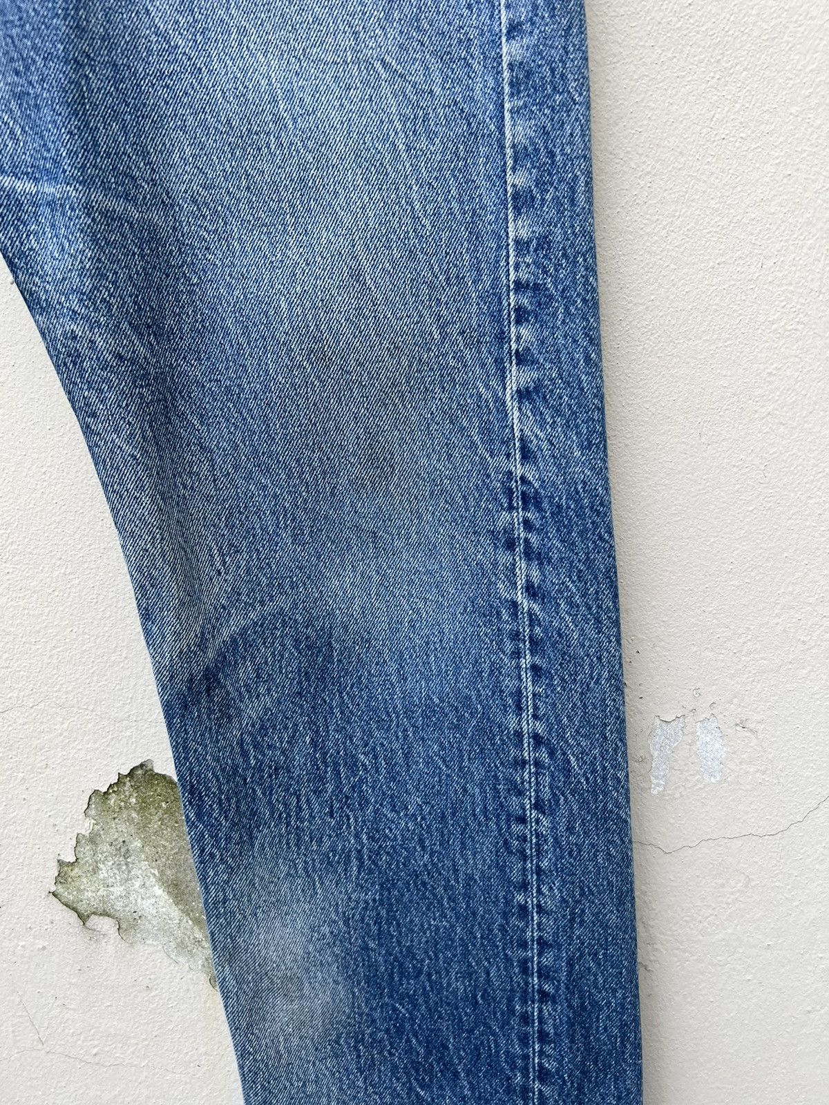 Levi's Vintage 80s Levi’s 501 Fade Denim Trashed Jeans Size US 33 - 13 Thumbnail
