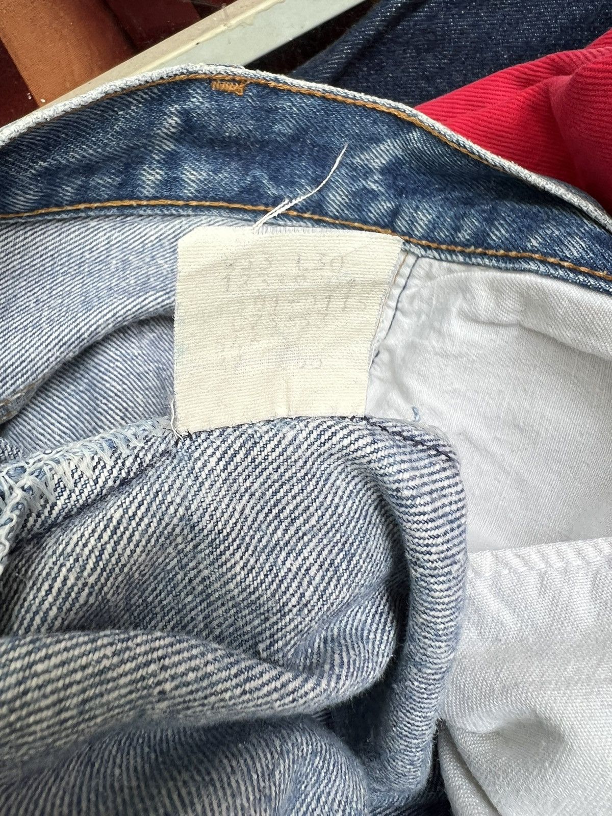 Levi's Vintage 80s Levi’s 501 Fade Denim Trashed Jeans Size US 33 - 25 Thumbnail