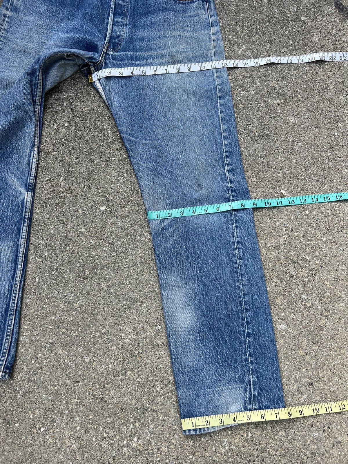 Levi's Vintage 80s Levi’s 501 Fade Denim Trashed Jeans Size US 33 - 3 Thumbnail