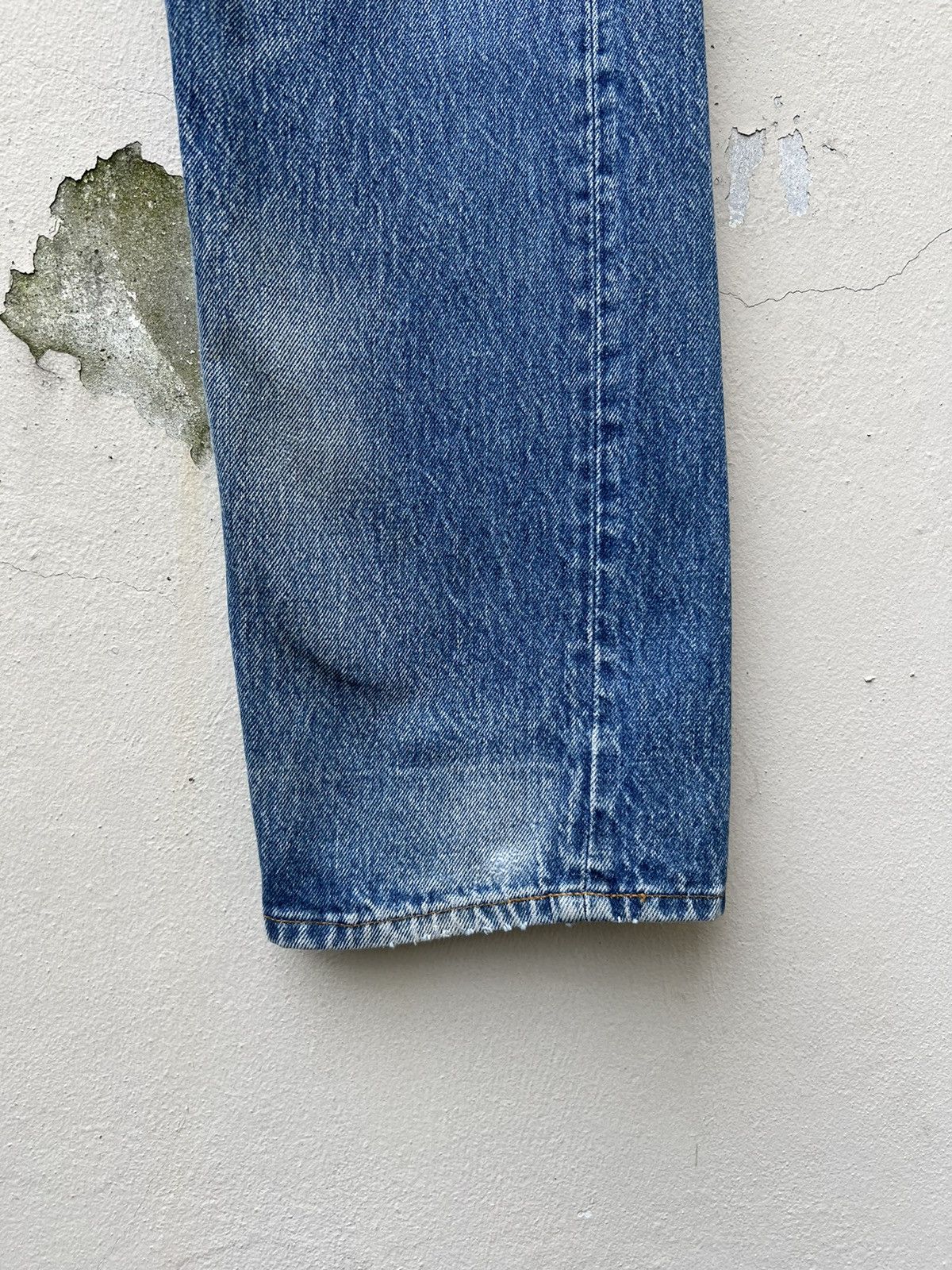 Levi's Vintage 80s Levi’s 501 Fade Denim Trashed Jeans Size US 33 - 14 Thumbnail