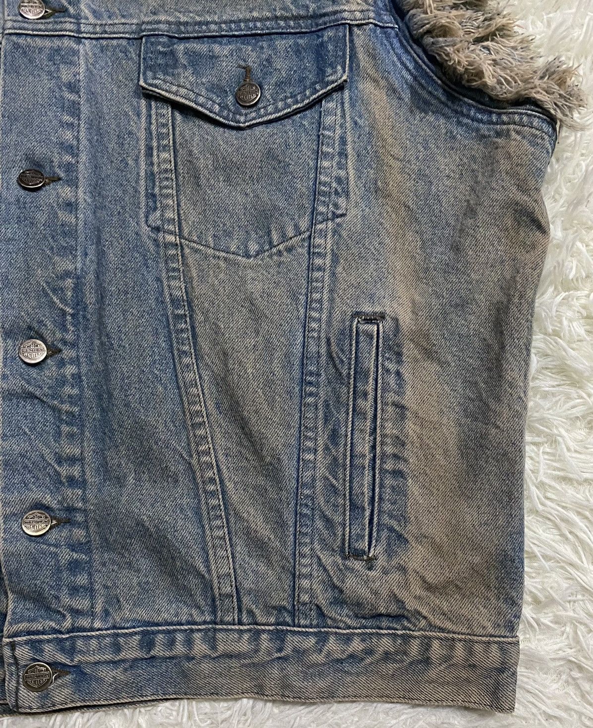 Harley Davidson Harley Davidson Sleeveless Distressed Denim Trucker Jacket Size US XL / EU 56 / 4 - 4 Thumbnail
