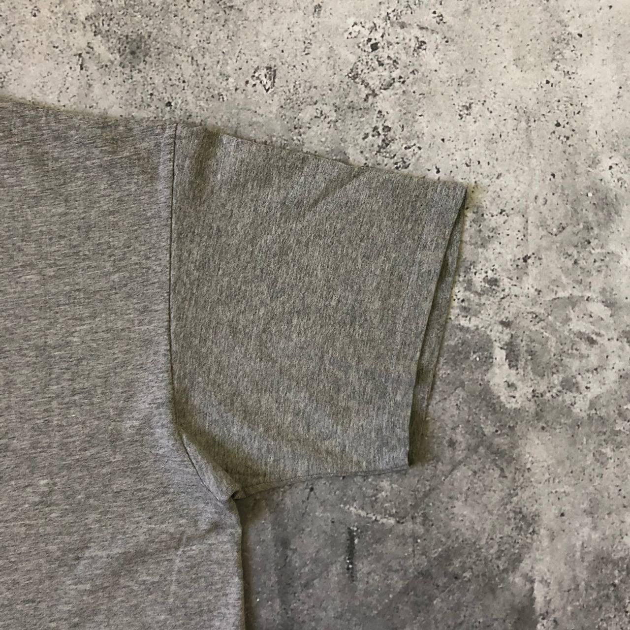 Nike Vintage 2000s Nike Swoosh Logo Graphic T Shirt Gray Size M Size US M / EU 48-50 / 2 - 13 Thumbnail