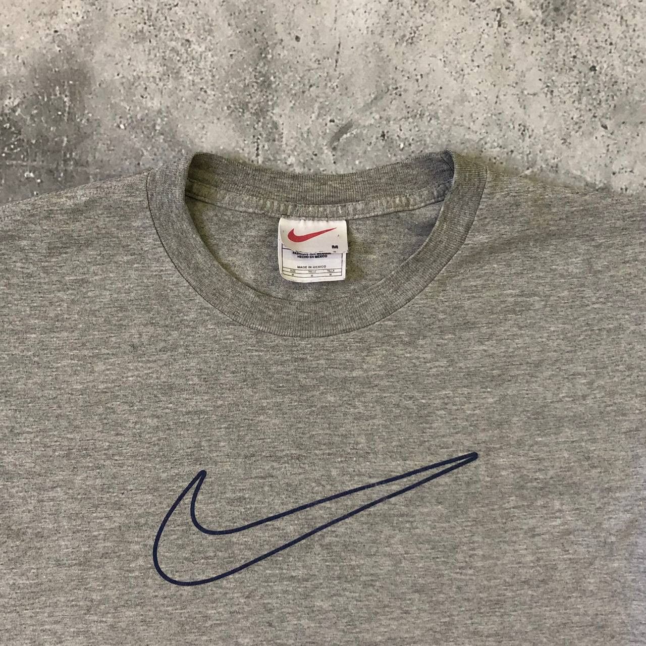 Nike Vintage 2000s Nike Swoosh Logo Graphic T Shirt Gray Size M Size US M / EU 48-50 / 2 - 2 Thumbnail