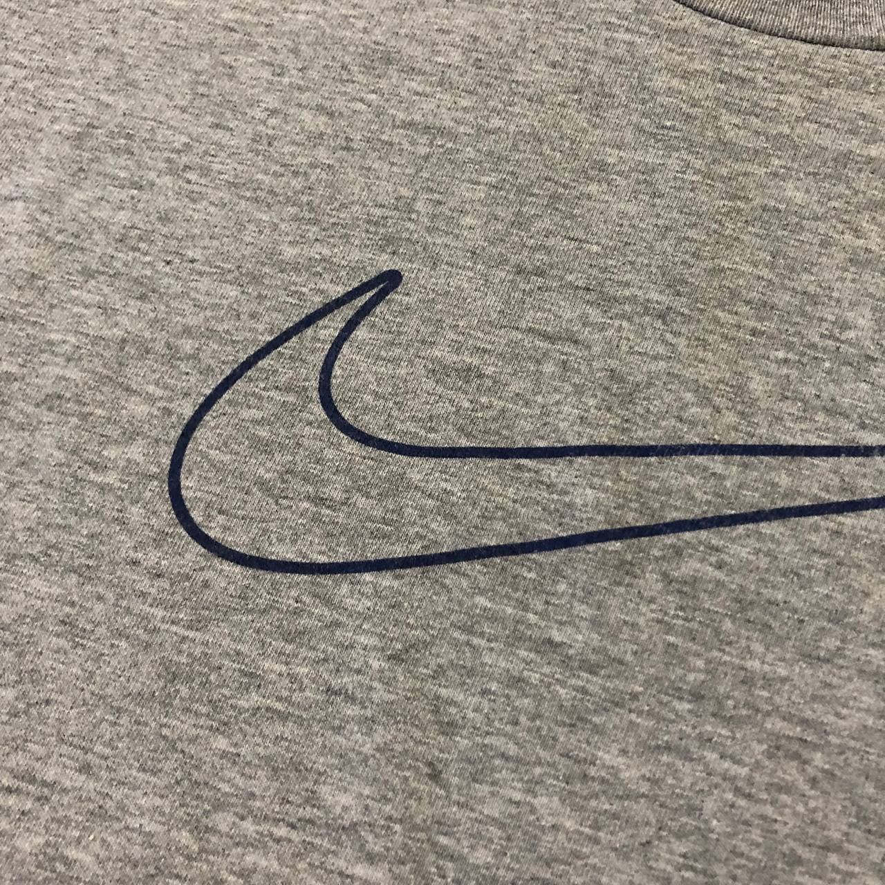 Nike Vintage 2000s Nike Swoosh Logo Graphic T Shirt Gray Size M Size US M / EU 48-50 / 2 - 8 Thumbnail