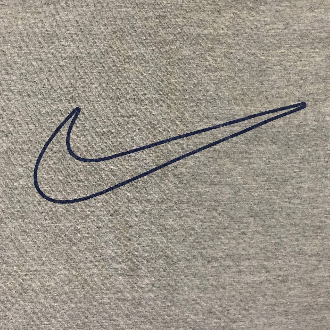 Nike Vintage 2000s Nike Swoosh Logo Graphic T Shirt Gray Size M Size US M / EU 48-50 / 2 - 7 Thumbnail