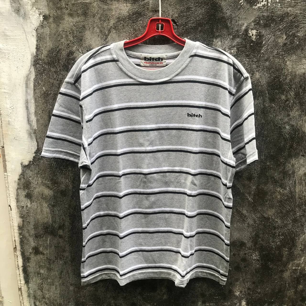 Hook-Ups 90s Bitch Skateboards Stripe Tshirt Size US L / EU 52-54 / 3 - 1 Thumbnail