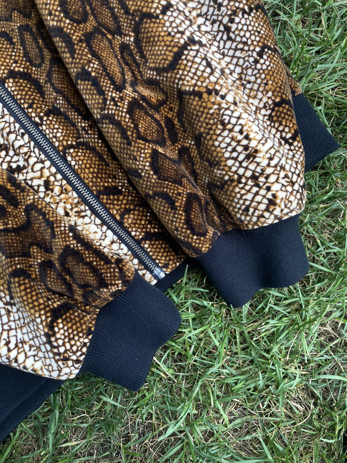 Supreme Supreme Velvet Snakeskin Hooded Bomber Size US L / EU 52-54 / 3 - 3 Thumbnail