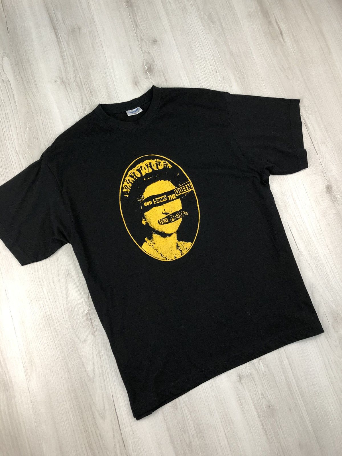 Vintage God Save The Queen Sex Pistols Tee Vintage Yellow Print Size US L / EU 52-54 / 3 - 3 Thumbnail