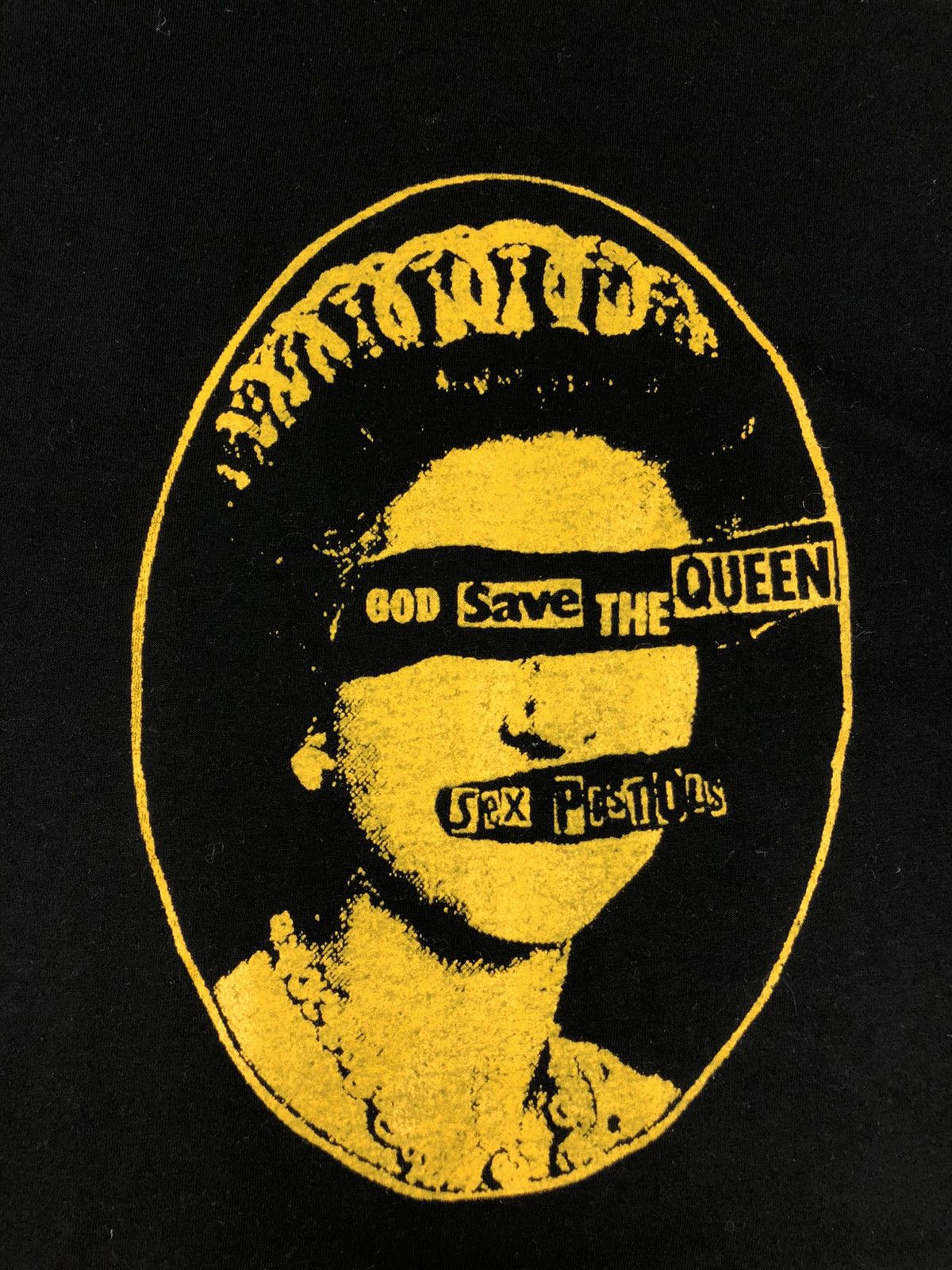 Vintage God Save The Queen Sex Pistols Tee Vintage Yellow Print Size US L / EU 52-54 / 3 - 4 Thumbnail