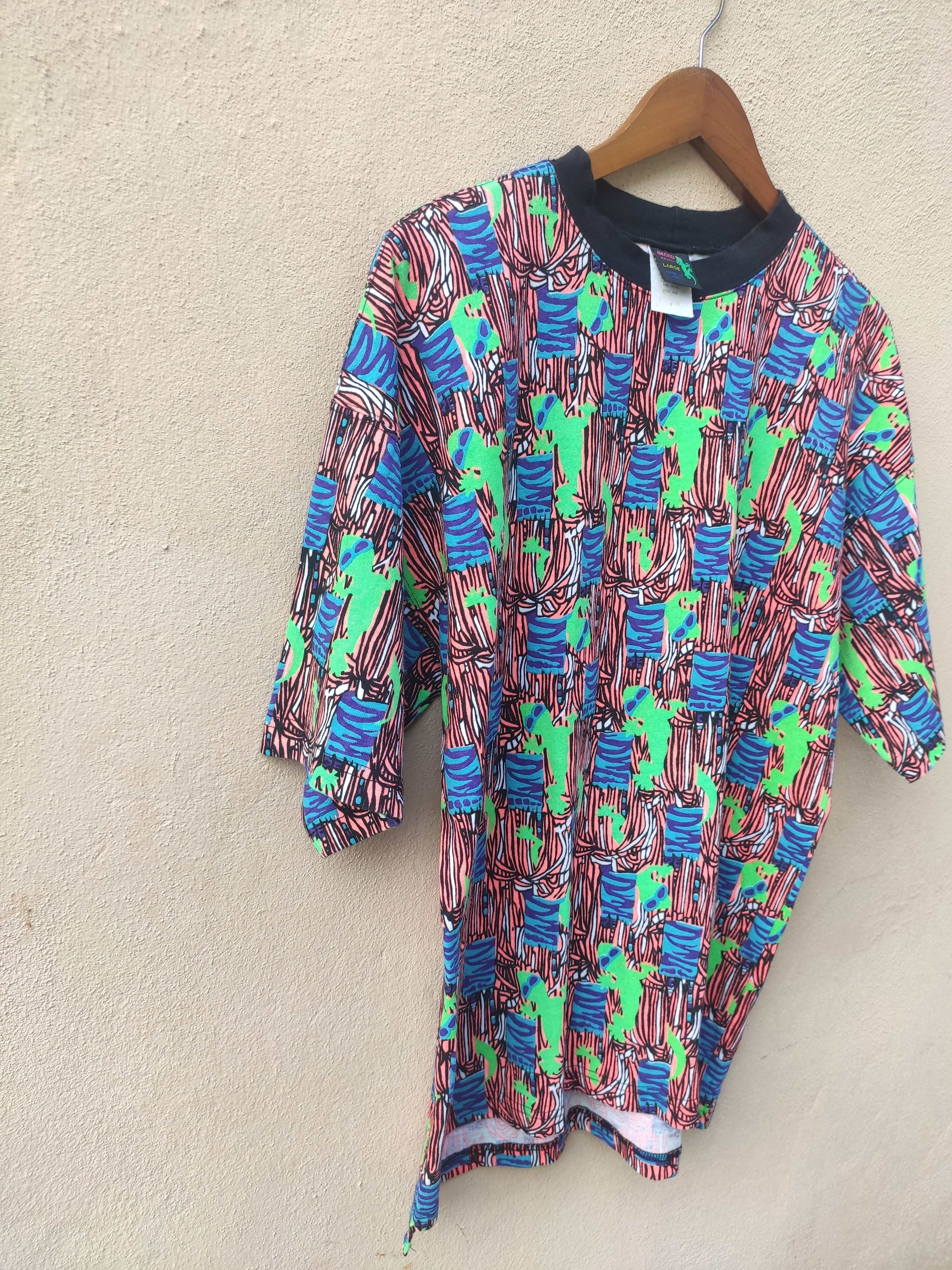 Vintage Vintage 90s Gecko Hawaii full print t shirt Size US L / EU 52-54 / 3 - 4 Thumbnail