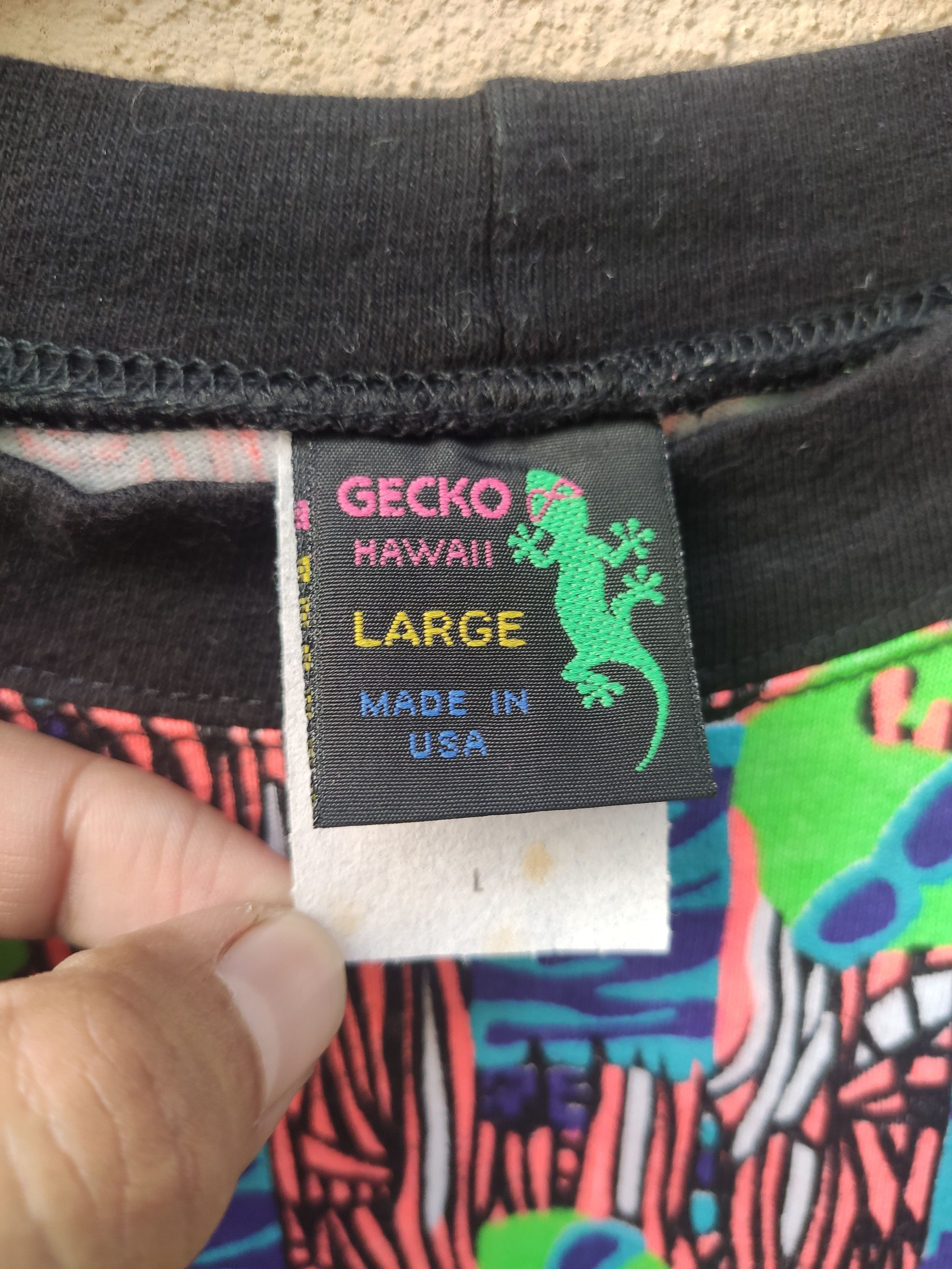 Vintage Vintage 90s Gecko Hawaii full print t shirt Size US L / EU 52-54 / 3 - 6 Thumbnail
