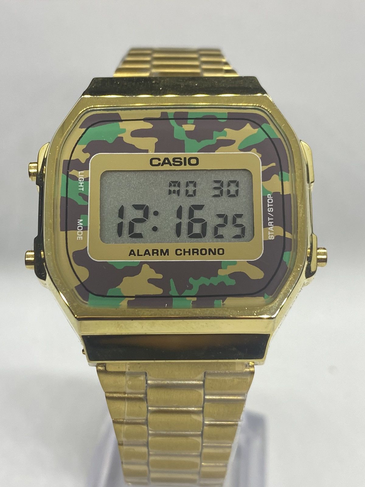 Casio Digital 35 mm Diameter UNISEX Size New Ite