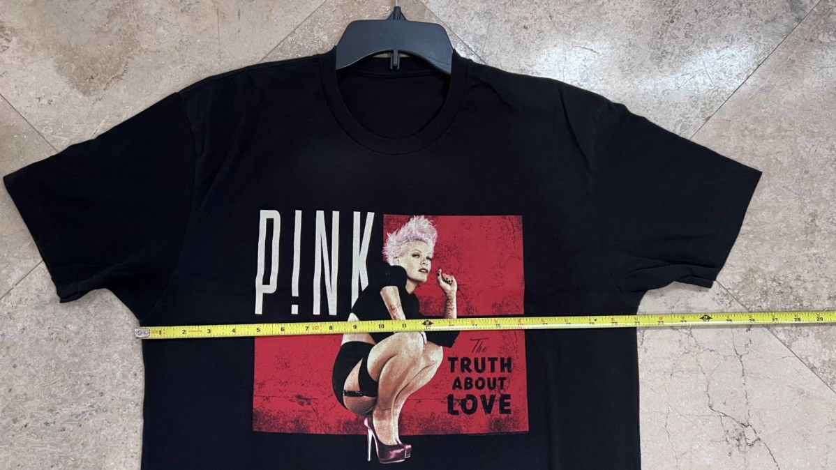 Band Tees × Vintage Pink The Truth About Love Tour 2013 Band Tee Shirt Size US L / EU 52-54 / 3 - 6 Thumbnail