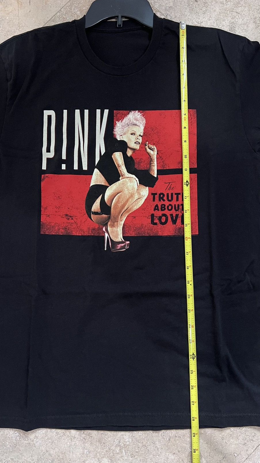 Band Tees × Vintage Pink The Truth About Love Tour 2013 Band Tee Shirt Size US L / EU 52-54 / 3 - 5 Thumbnail