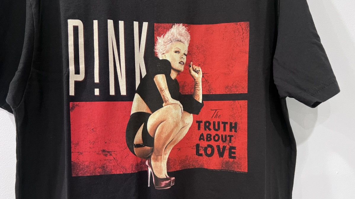 Band Tees × Vintage Pink The Truth About Love Tour 2013 Band Tee Shirt Size US L / EU 52-54 / 3 - 2 Thumbnail