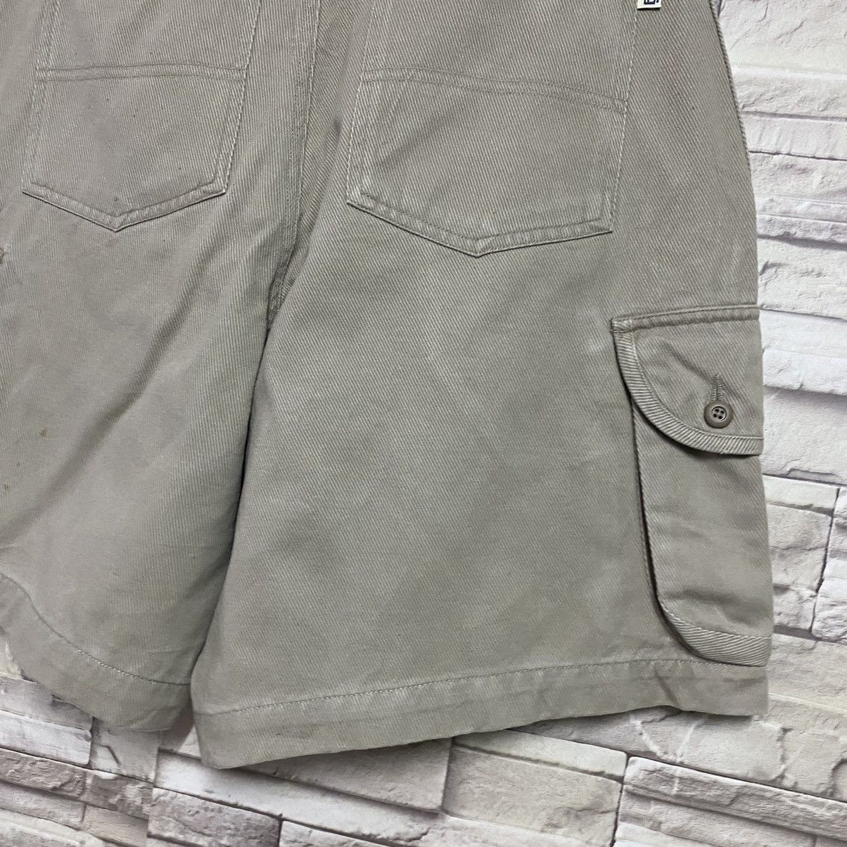 Nike ACG Vintage Nike ACG Cargo Short Pants Size US 29 - 13 Thumbnail
