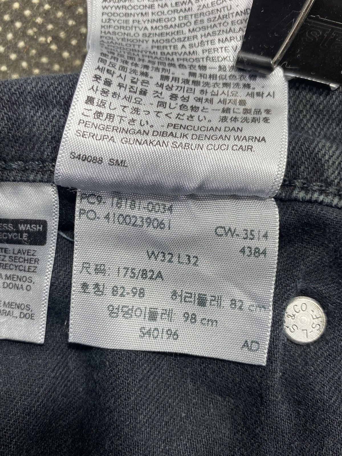 Jean VINTAGE LEVIS BLACK JEANS-J494 Size US 34 / EU 50 - 7 Thumbnail