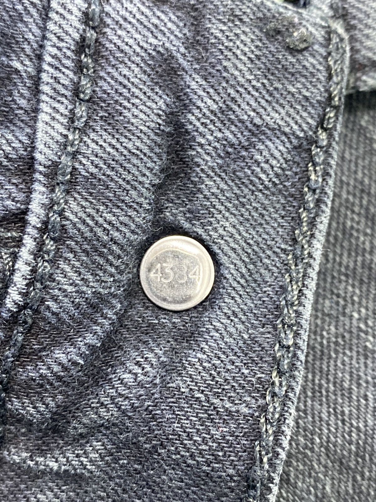 Jean VINTAGE LEVIS BLACK JEANS-J494 Size US 34 / EU 50 - 6 Thumbnail