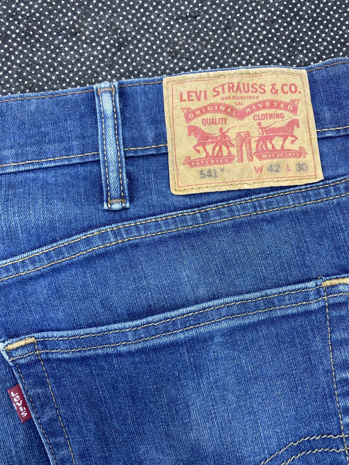 Jean VINTAGE LEVIS 541 BLUE WASH JEANS-J495 Size US 44 / EU 60 - 11 Thumbnail